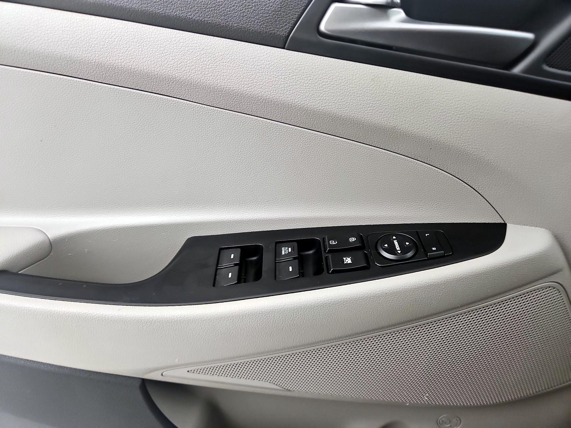 Thumbnail: 2018 Hyundai Tucson - 12