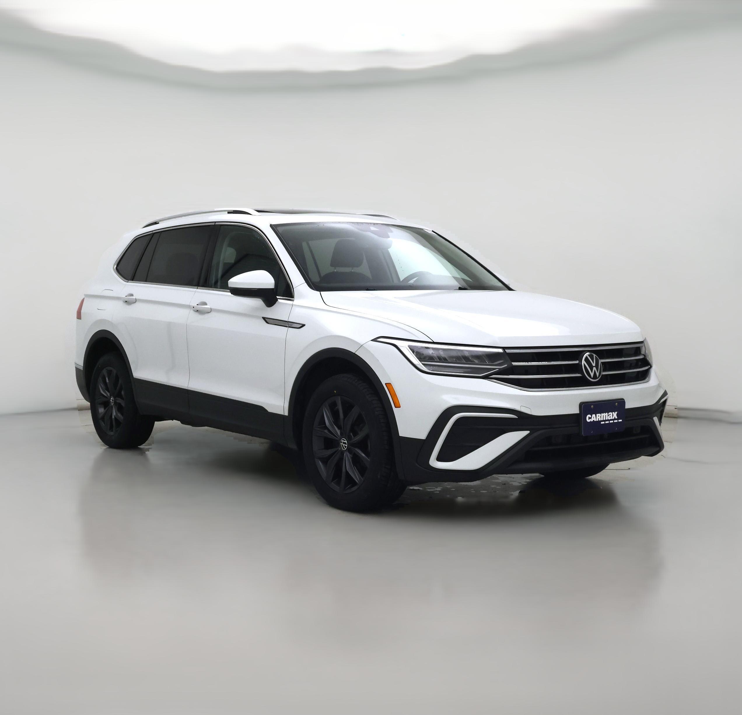 Thumbnail: 2022 Volkswagen Tiguan - 1