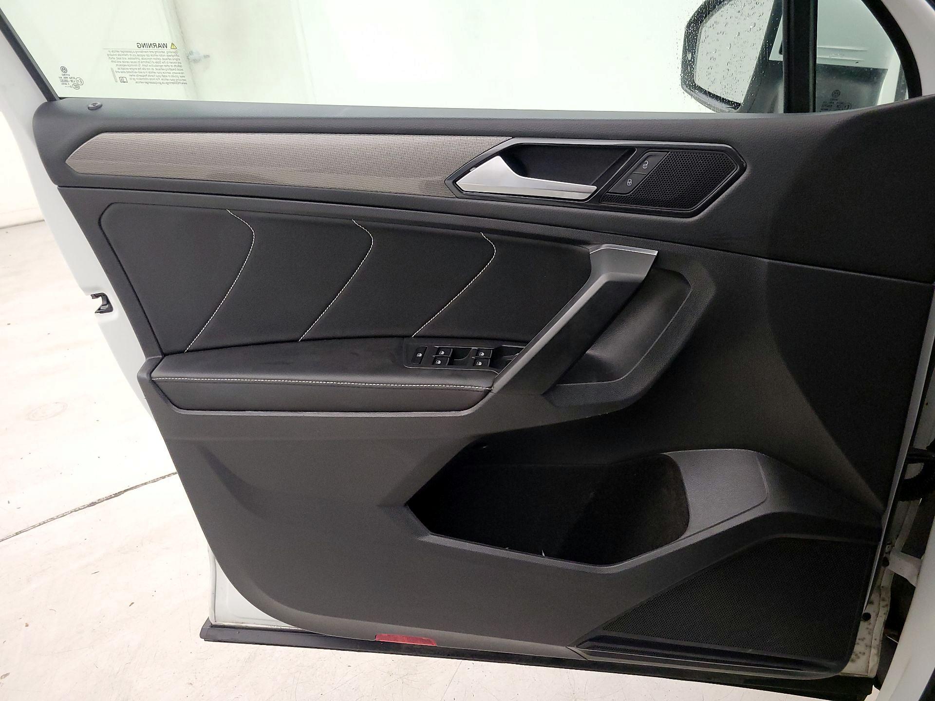 Thumbnail: 2022 Volkswagen Tiguan - 12