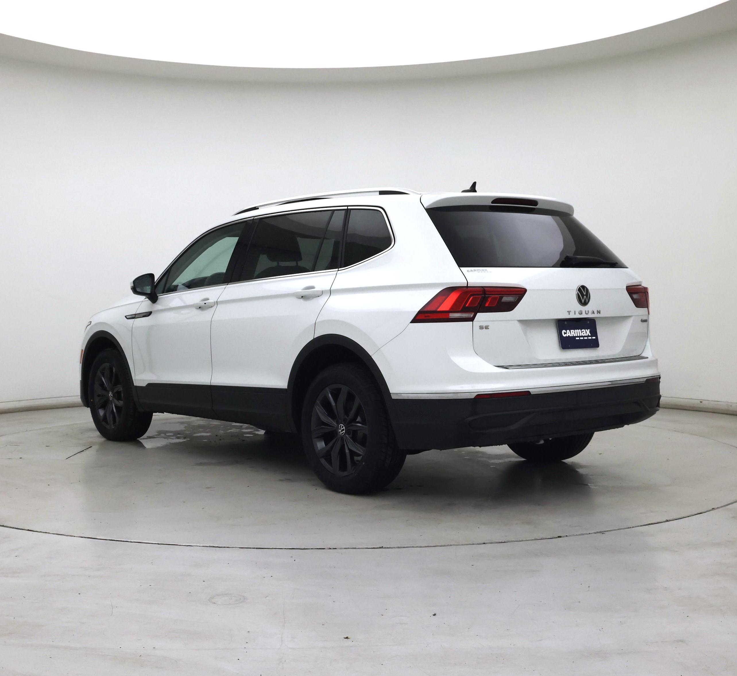 Thumbnail: 2022 Volkswagen Tiguan - 2