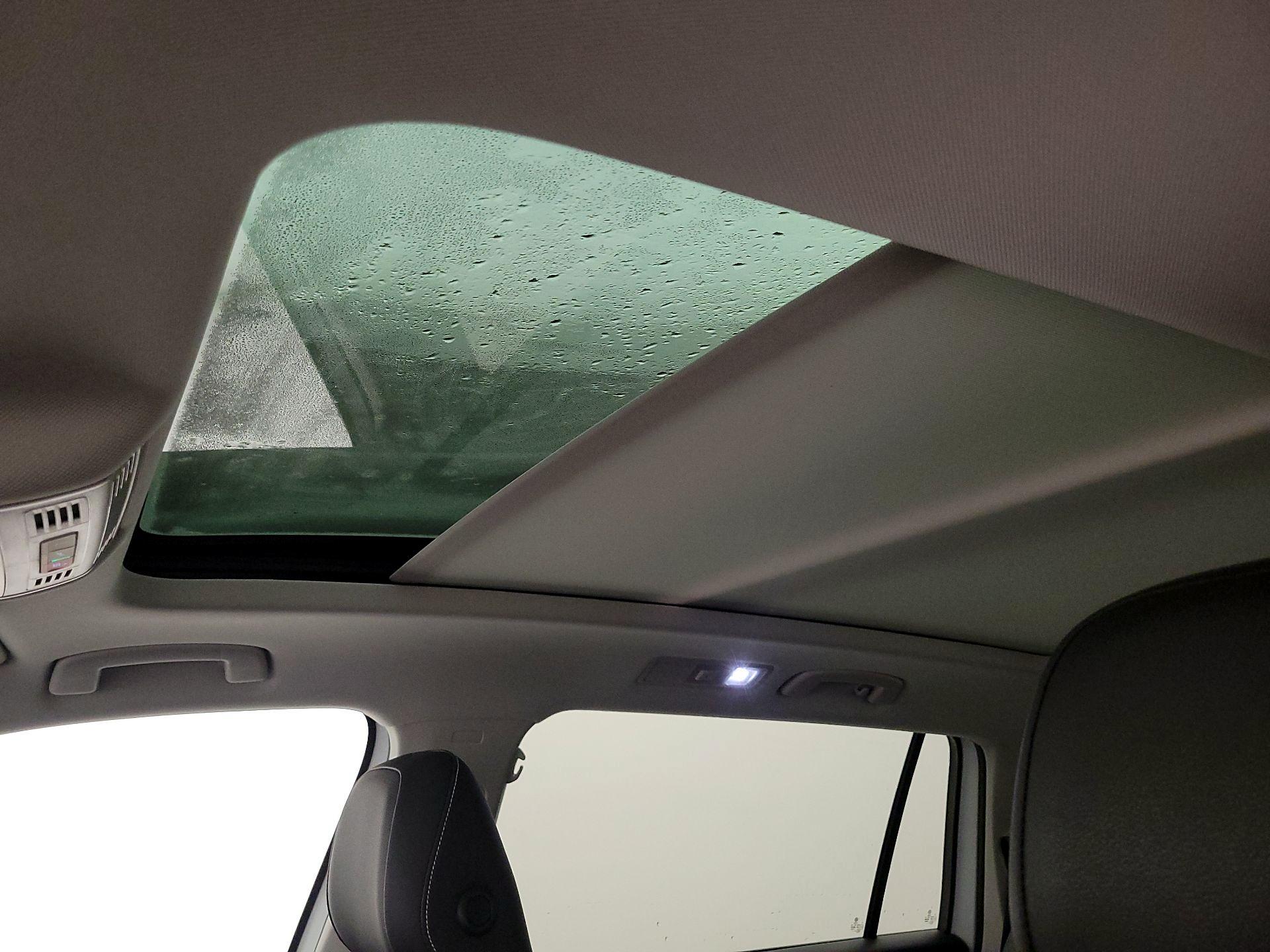 Thumbnail: 2022 Volkswagen Tiguan - 19