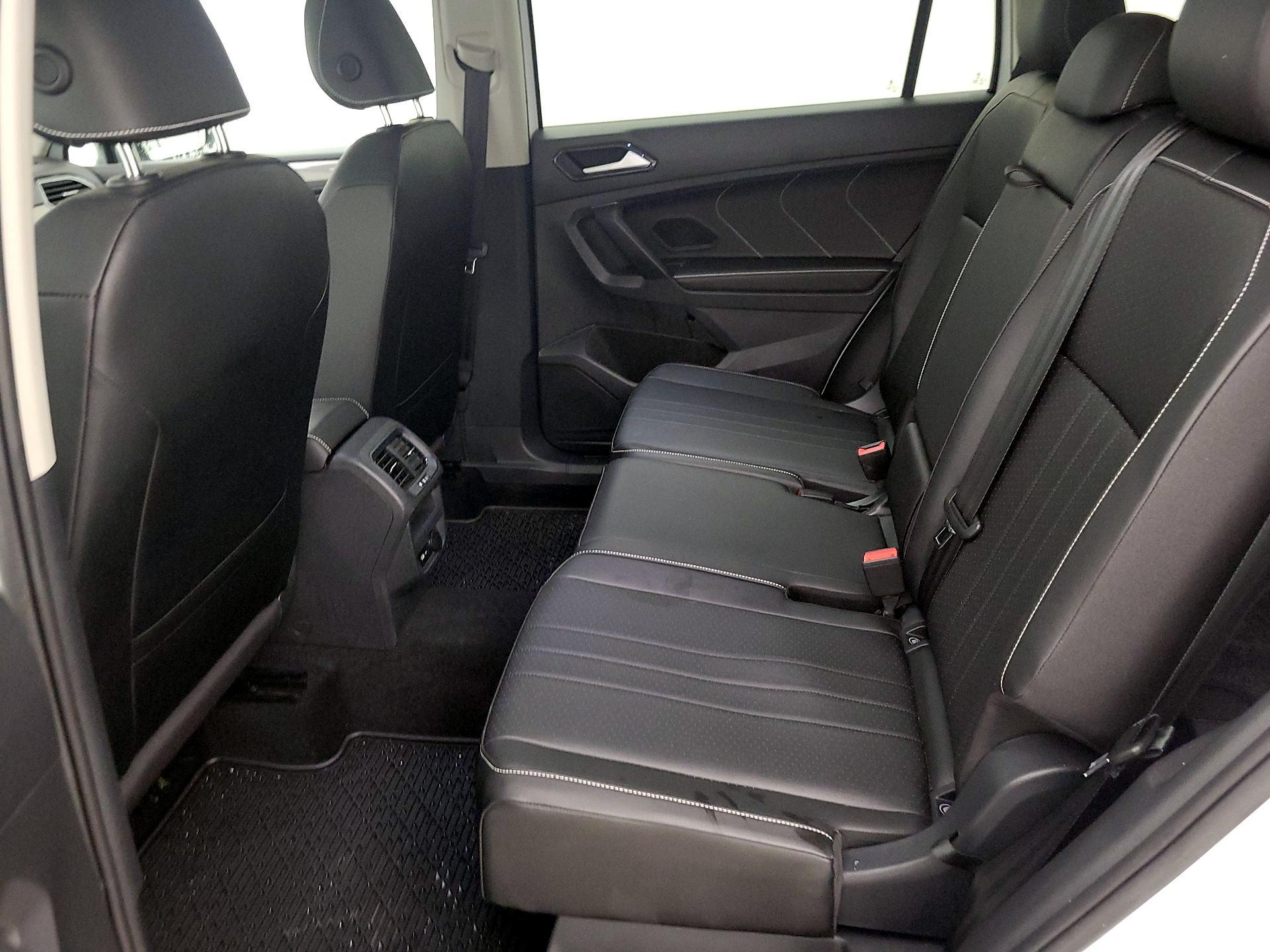 Thumbnail: 2022 Volkswagen Tiguan - 20