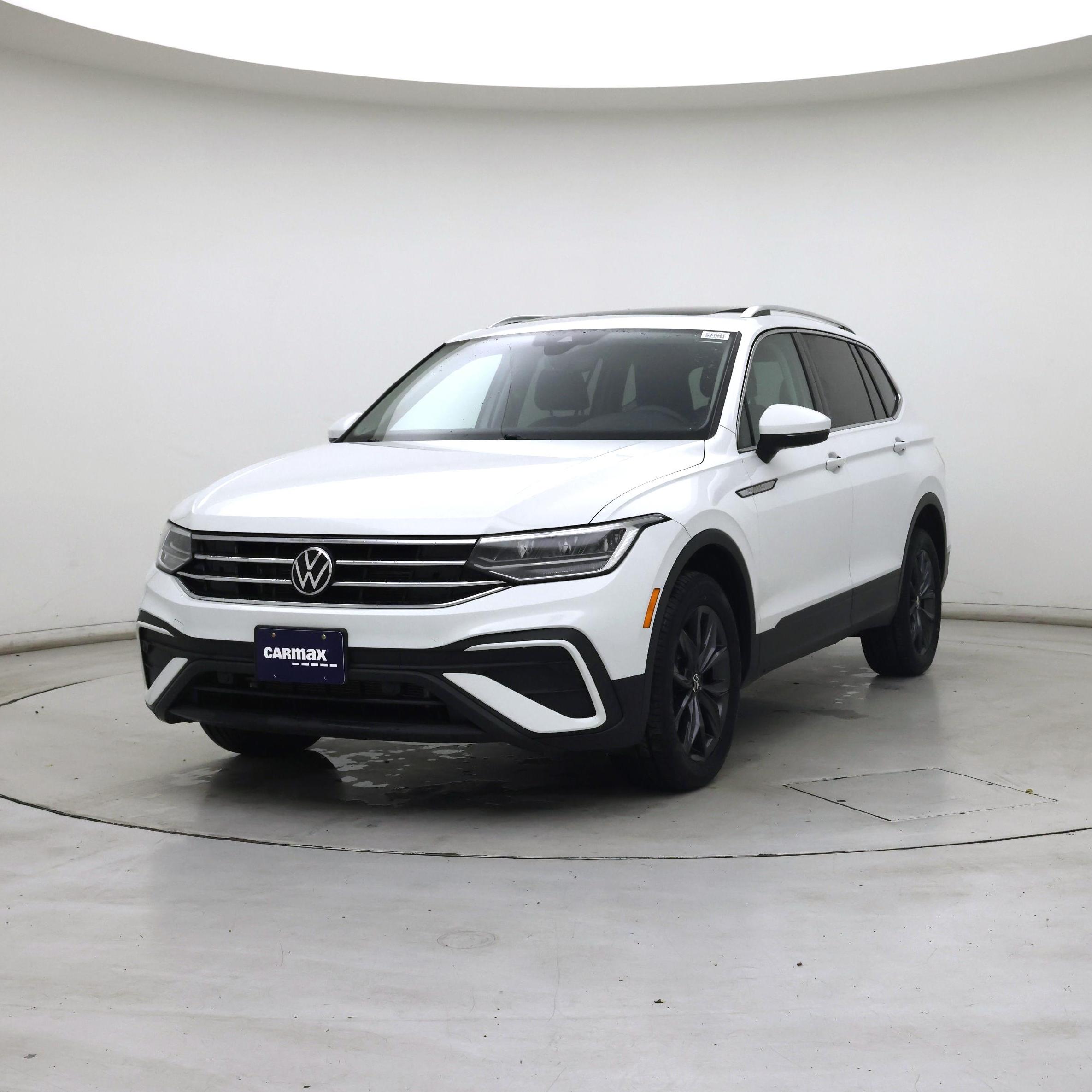 Thumbnail: 2022 Volkswagen Tiguan - 4