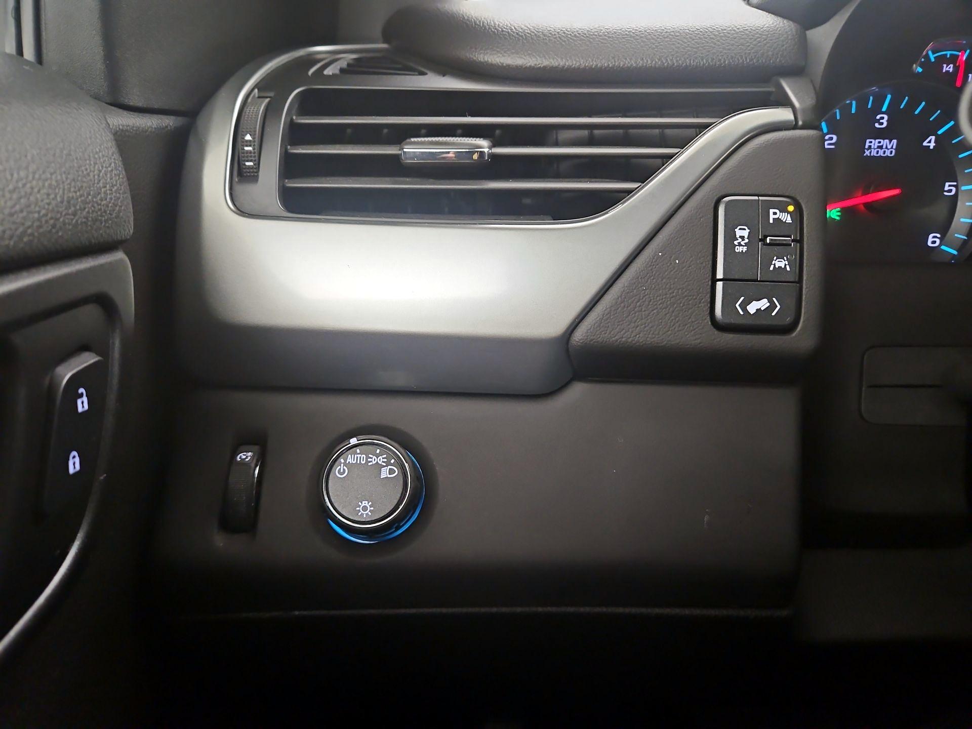 Thumbnail: 2016 Chevrolet Tahoe - 13