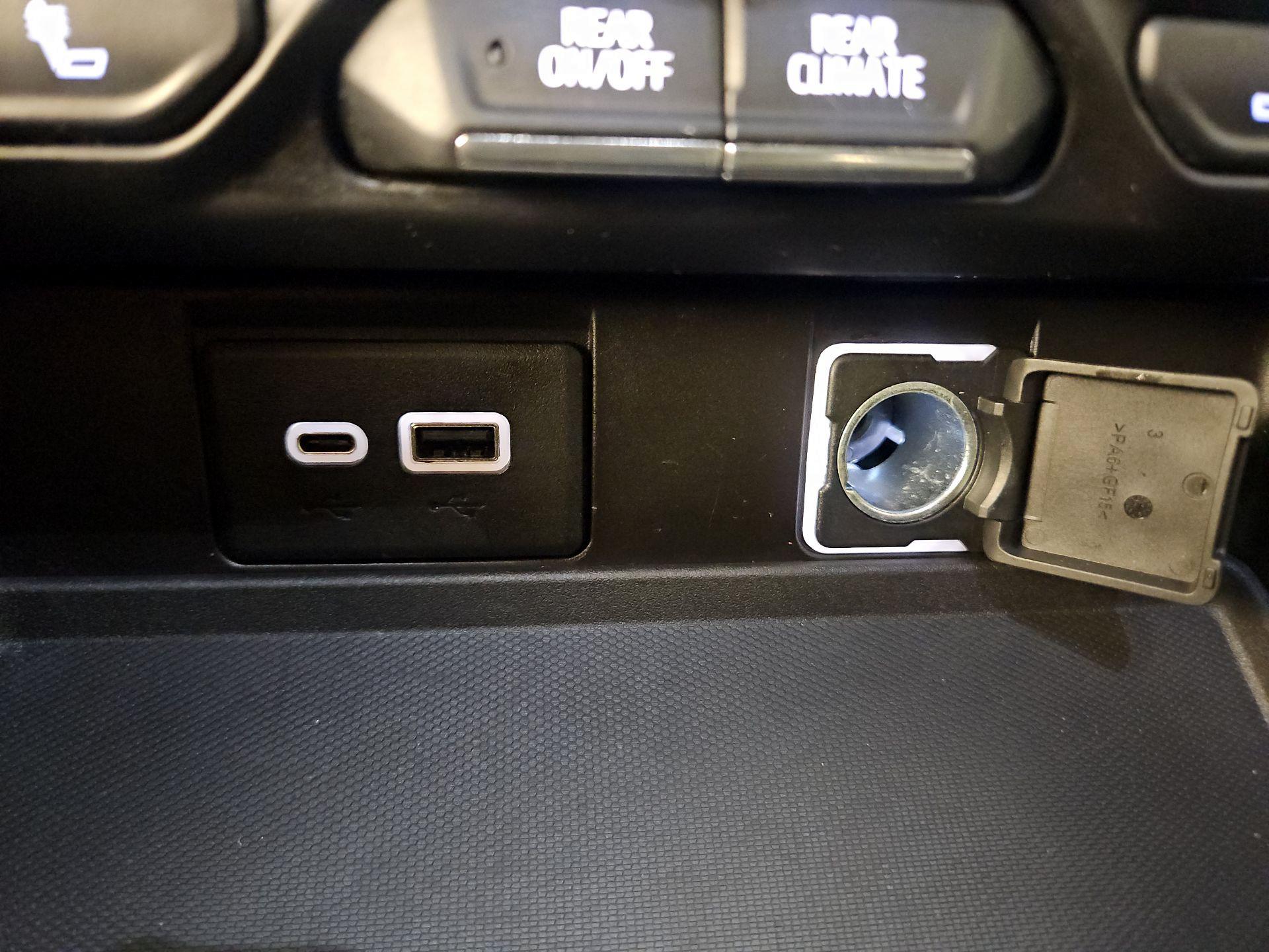 Thumbnail: 2021 Chevrolet Tahoe - 18