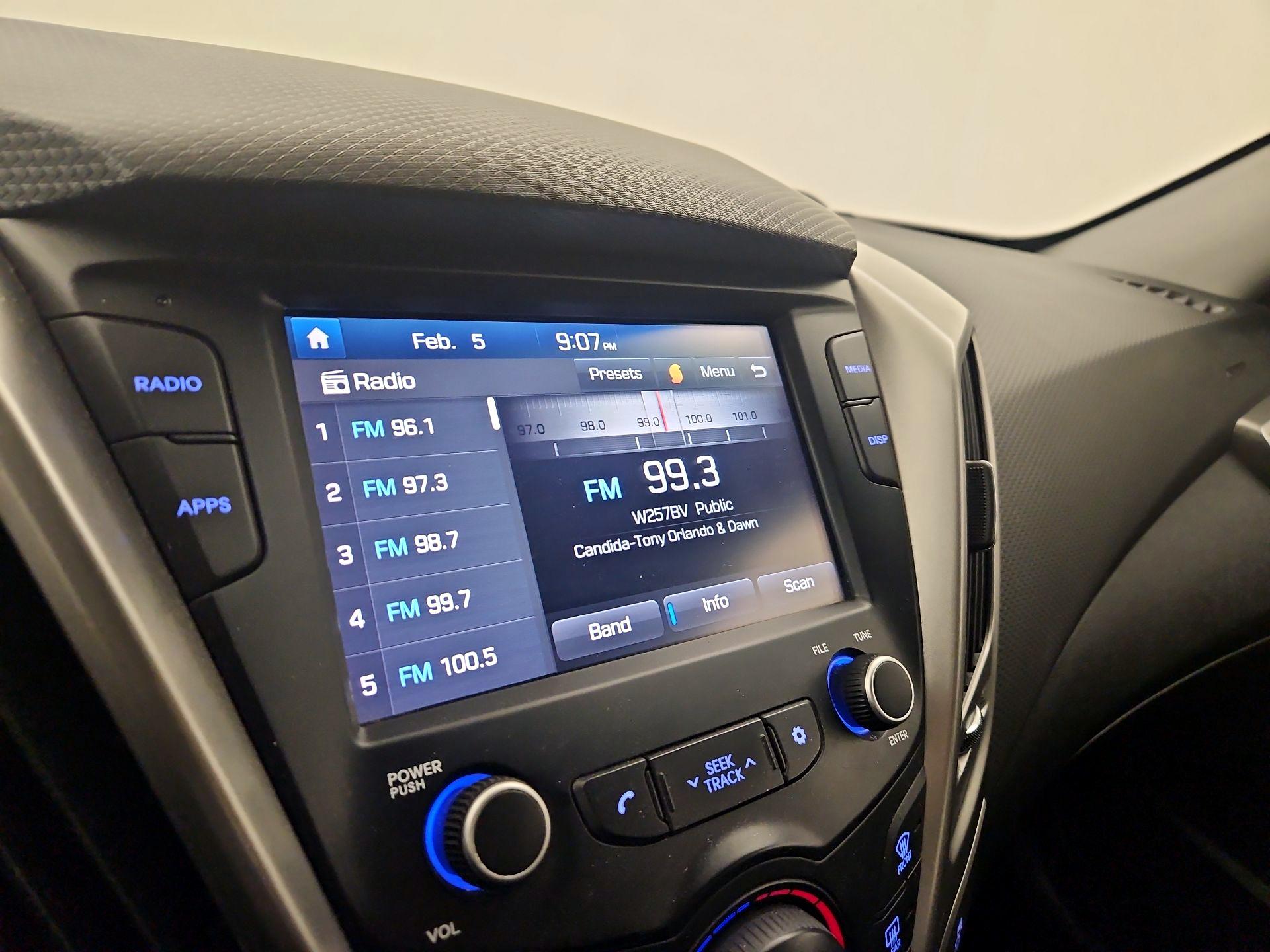 Thumbnail: 2017 Hyundai Veloster - 15