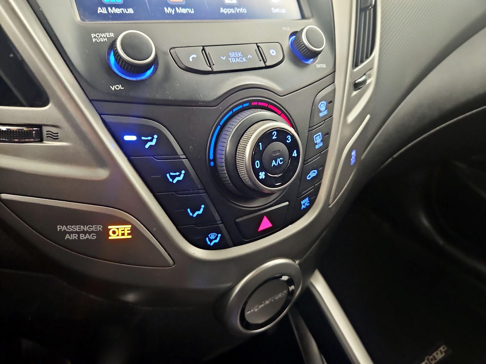 Thumbnail: 2017 Hyundai Veloster - 16