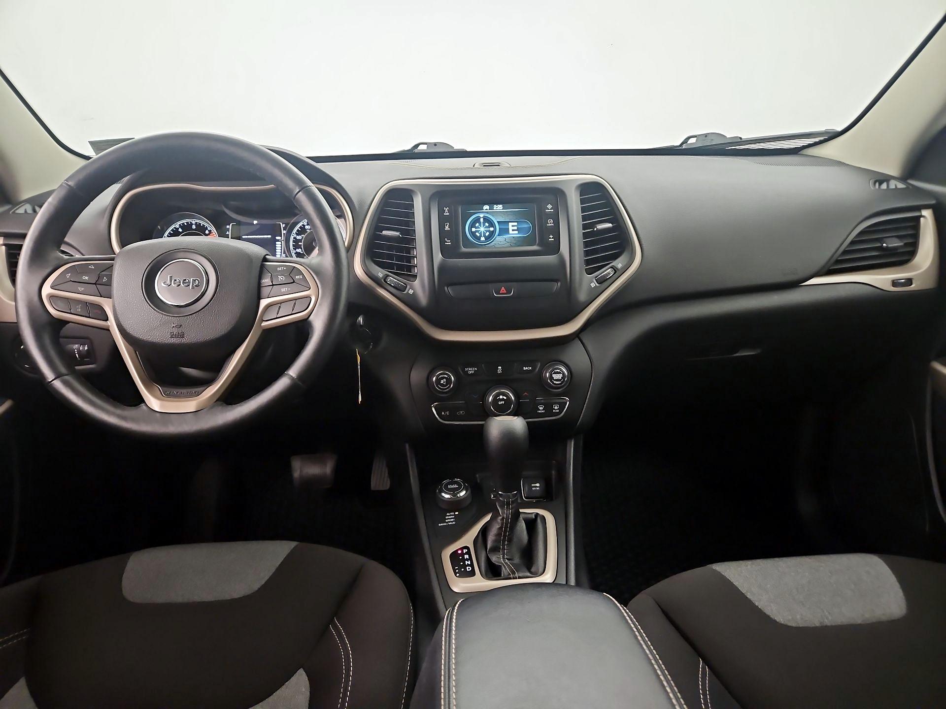 Thumbnail: 2017 Jeep Cherokee - 9