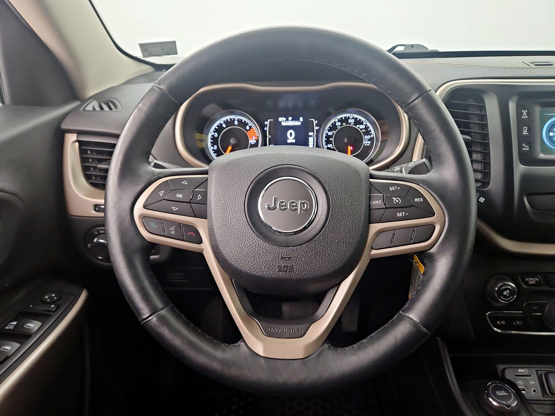 Thumbnail: 2017 Jeep Cherokee - 10