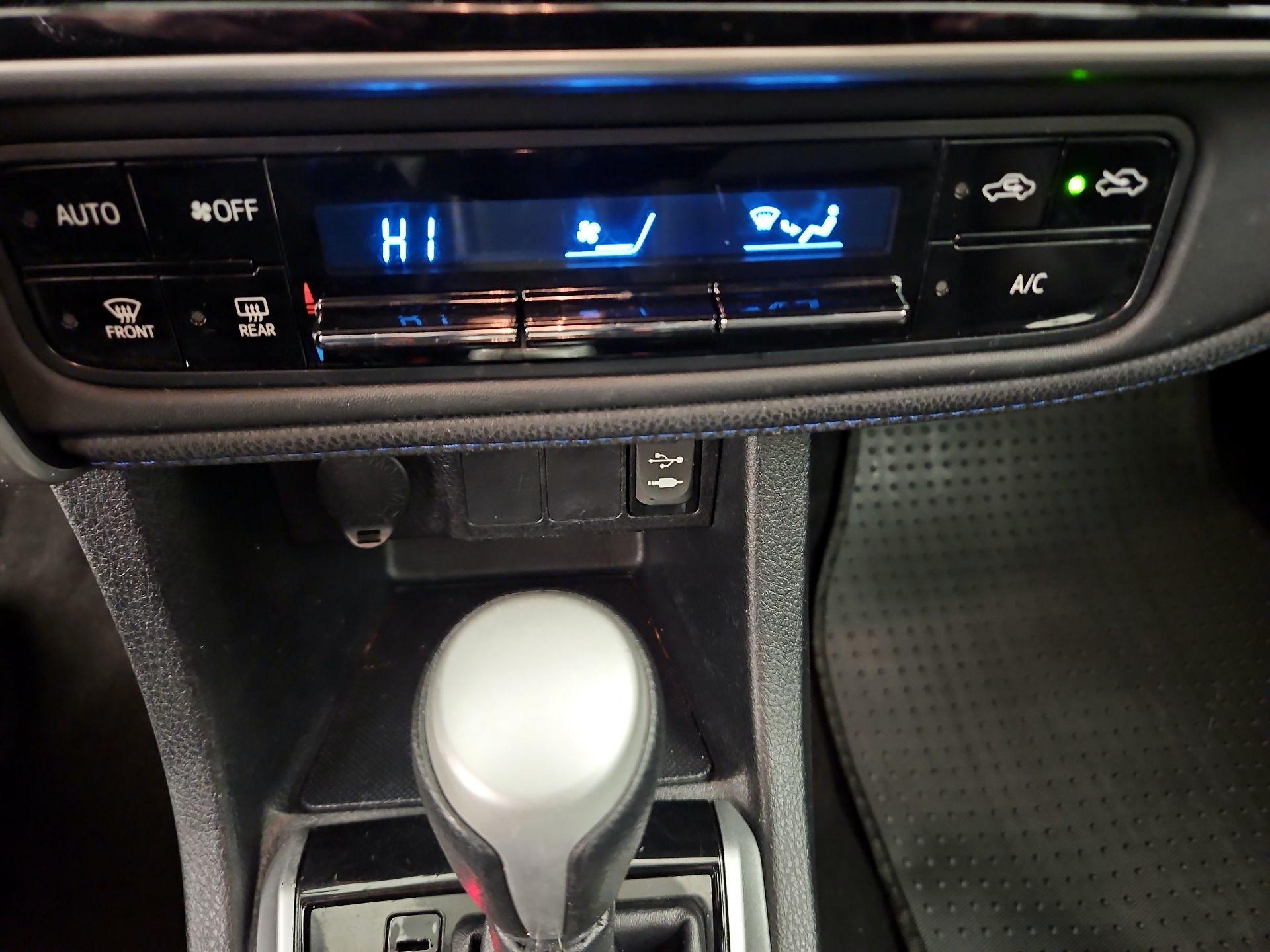 Thumbnail: 2017 Toyota Corolla - 16