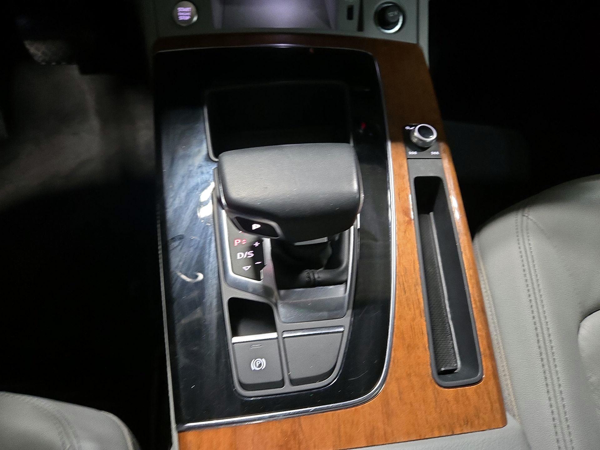 Thumbnail: 2022 Audi Q5 - 17