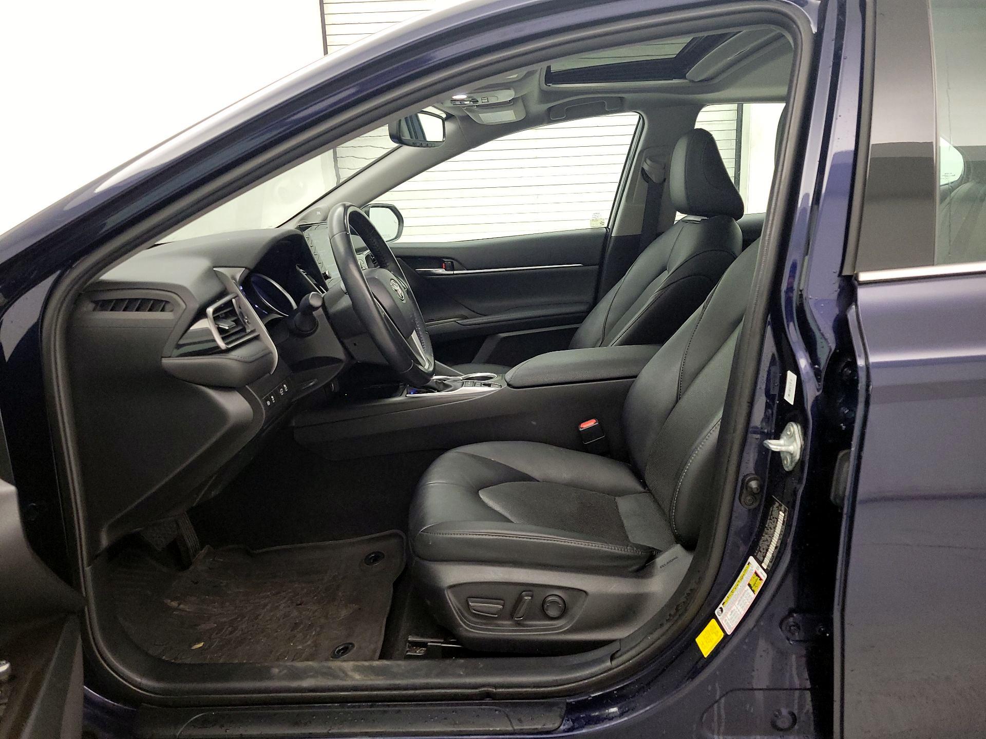 Thumbnail: 2022 Toyota Camry - 11