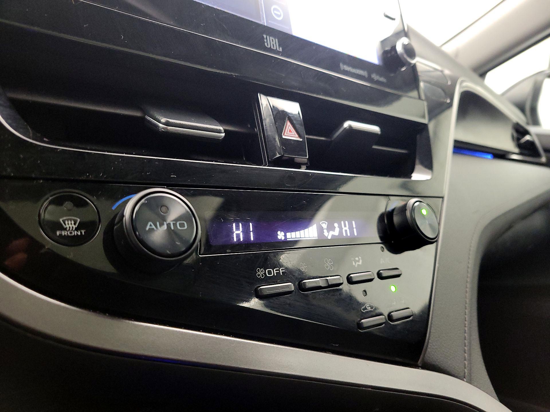 Thumbnail: 2022 Toyota Camry - 17