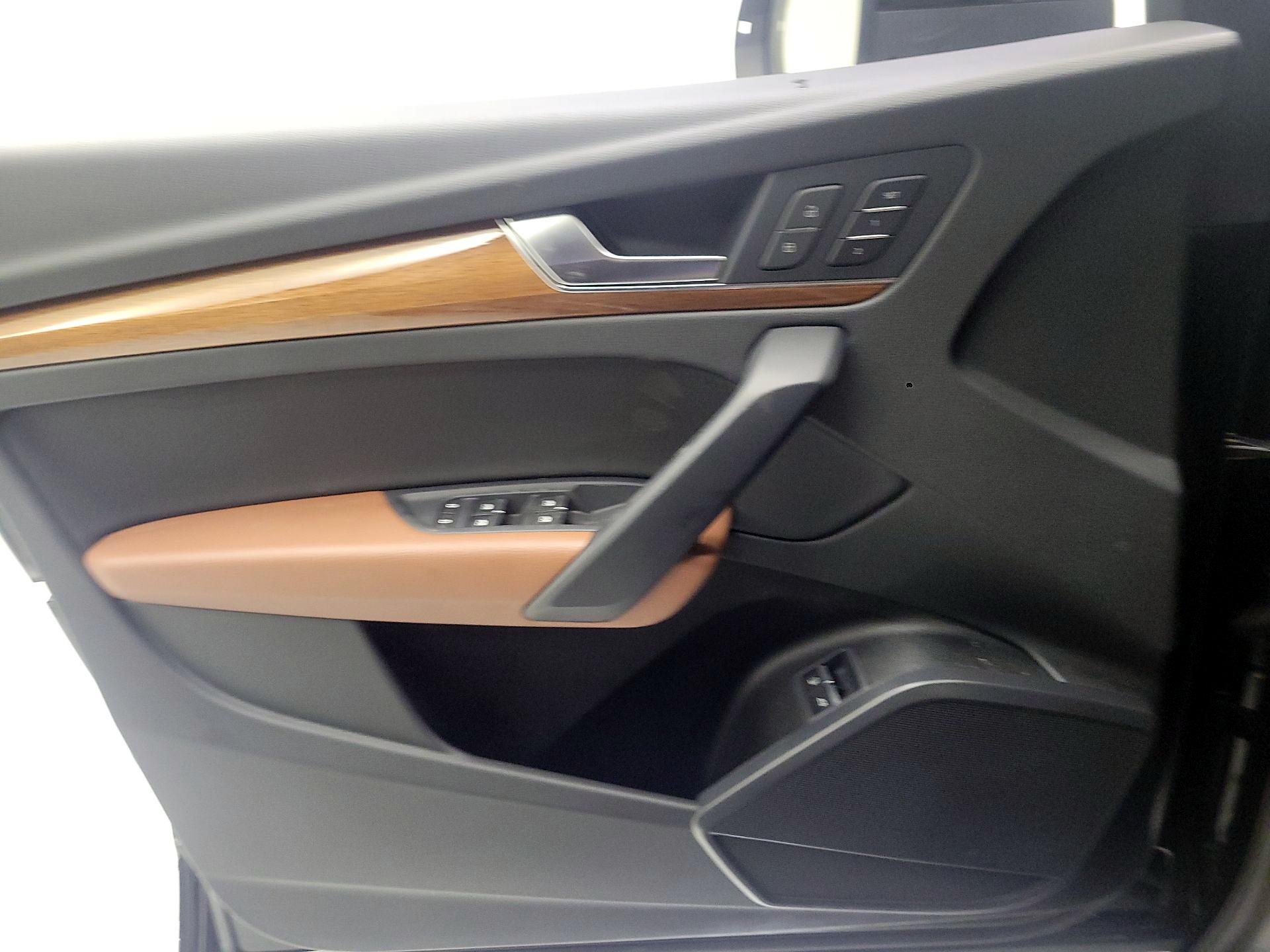 Thumbnail: 2024 Audi Q5 - 10