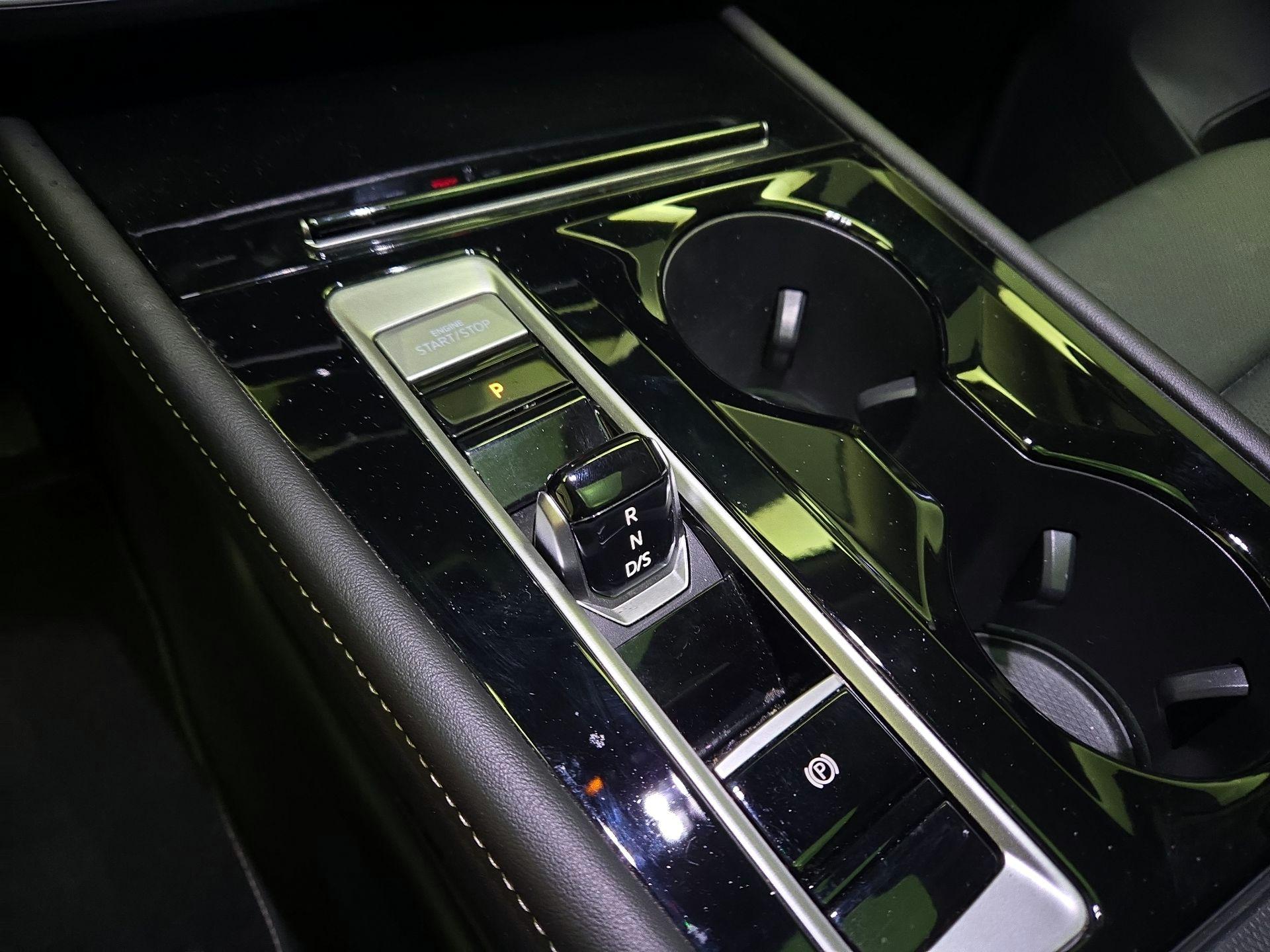 Thumbnail: 2024 Volkswagen Atlas - 17