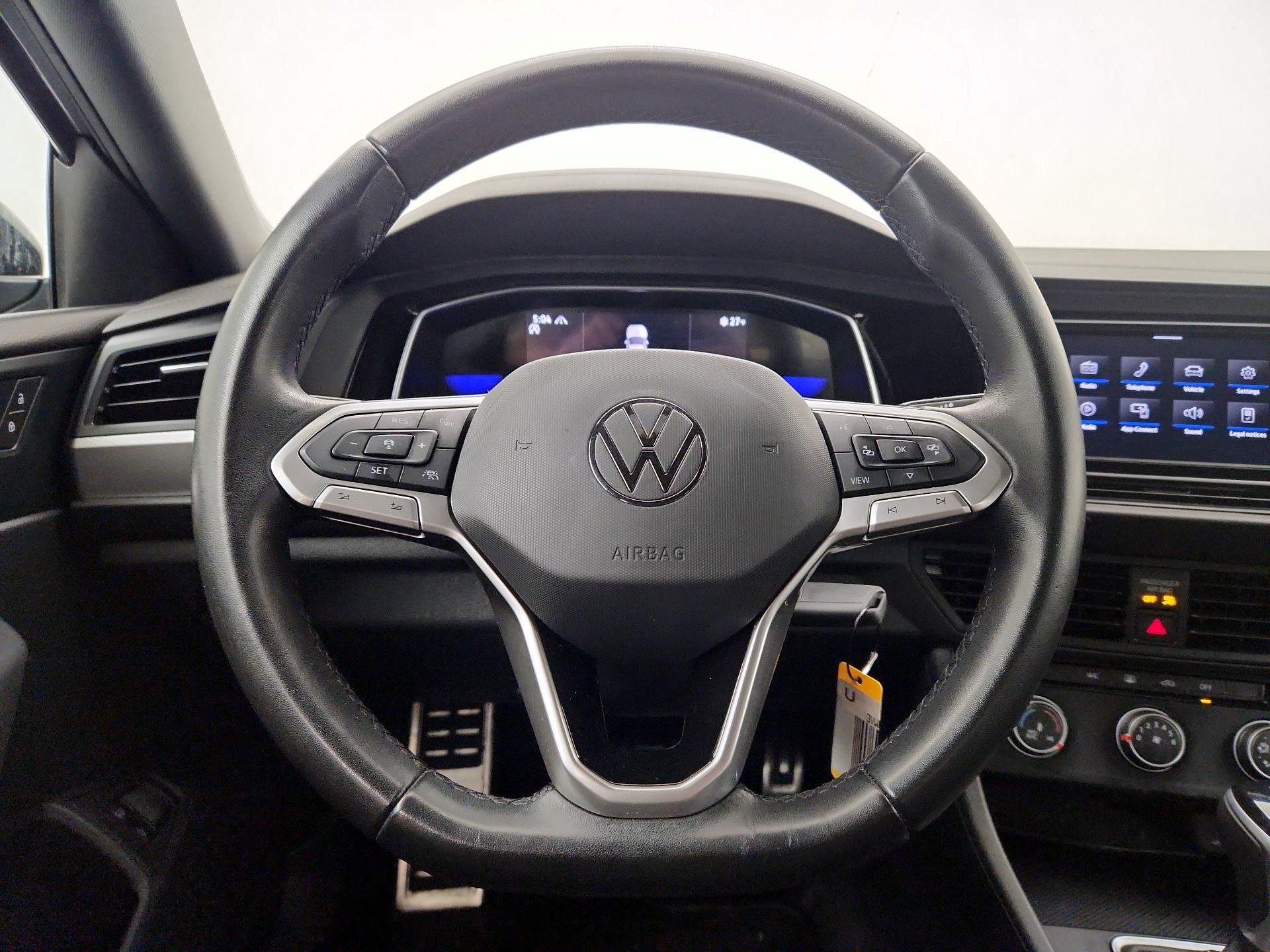 Thumbnail: 2023 Volkswagen Jetta - 10