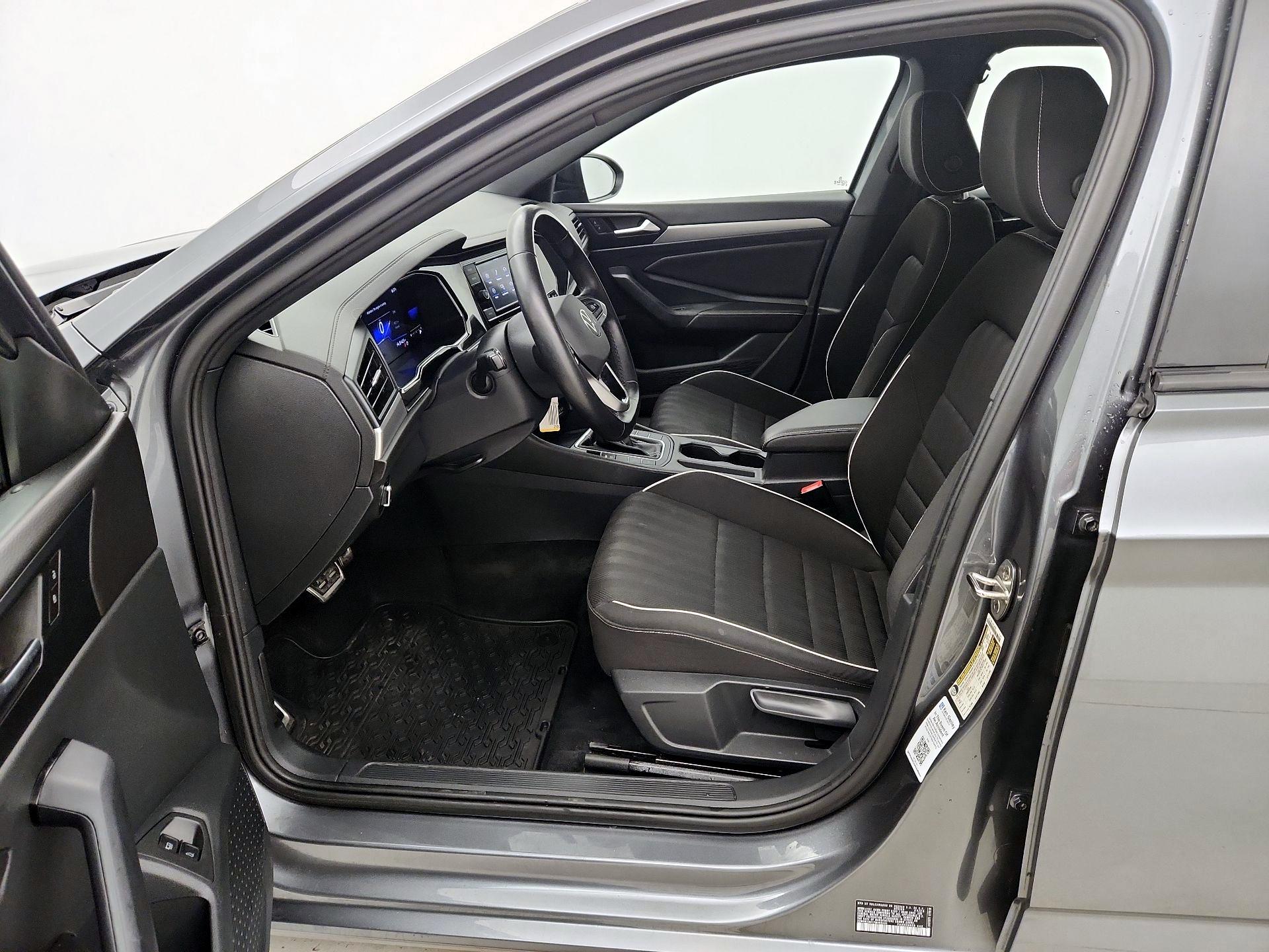 Thumbnail: 2023 Volkswagen Jetta - 11