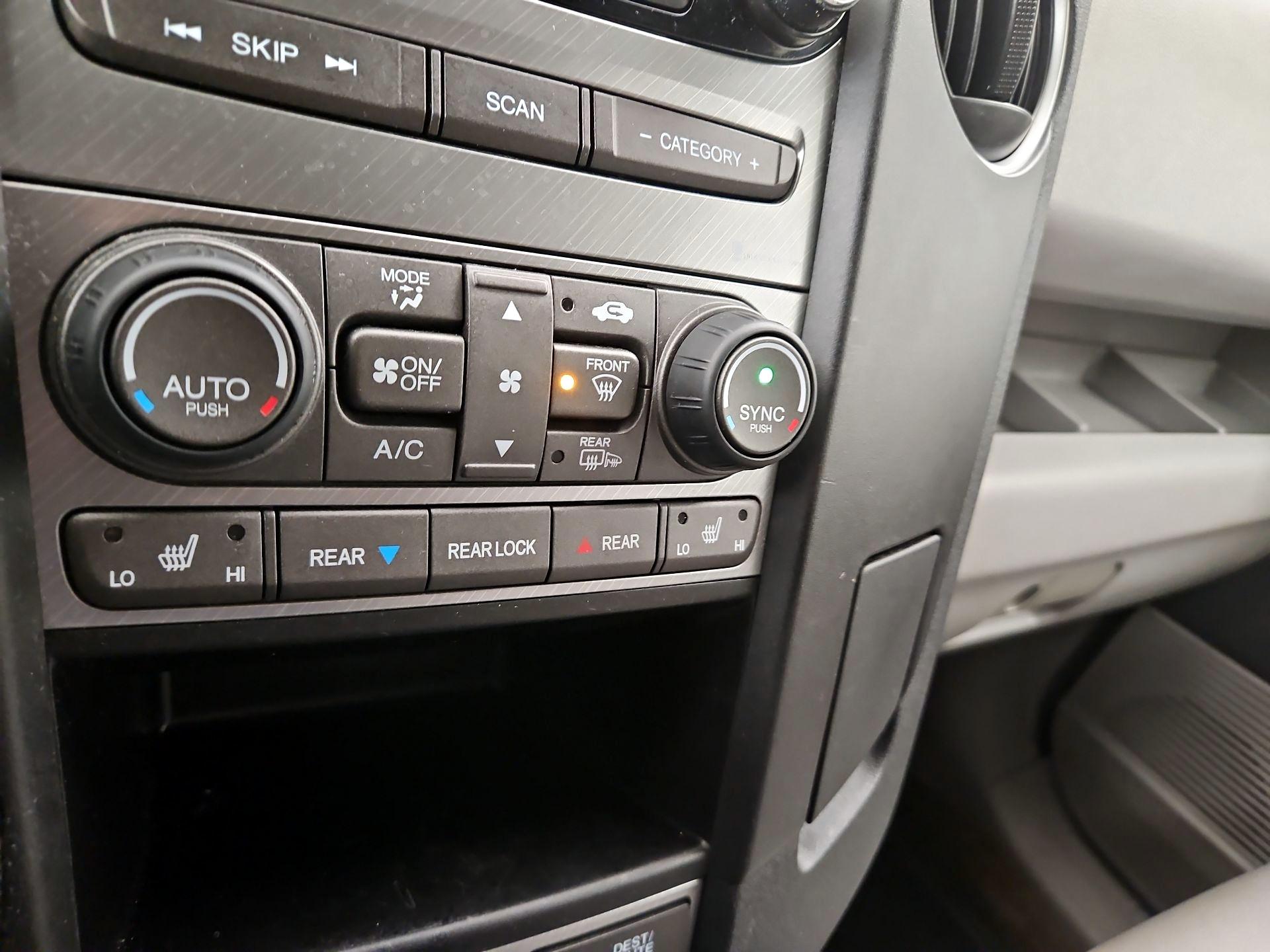 Thumbnail: 2014 Honda Pilot - 17