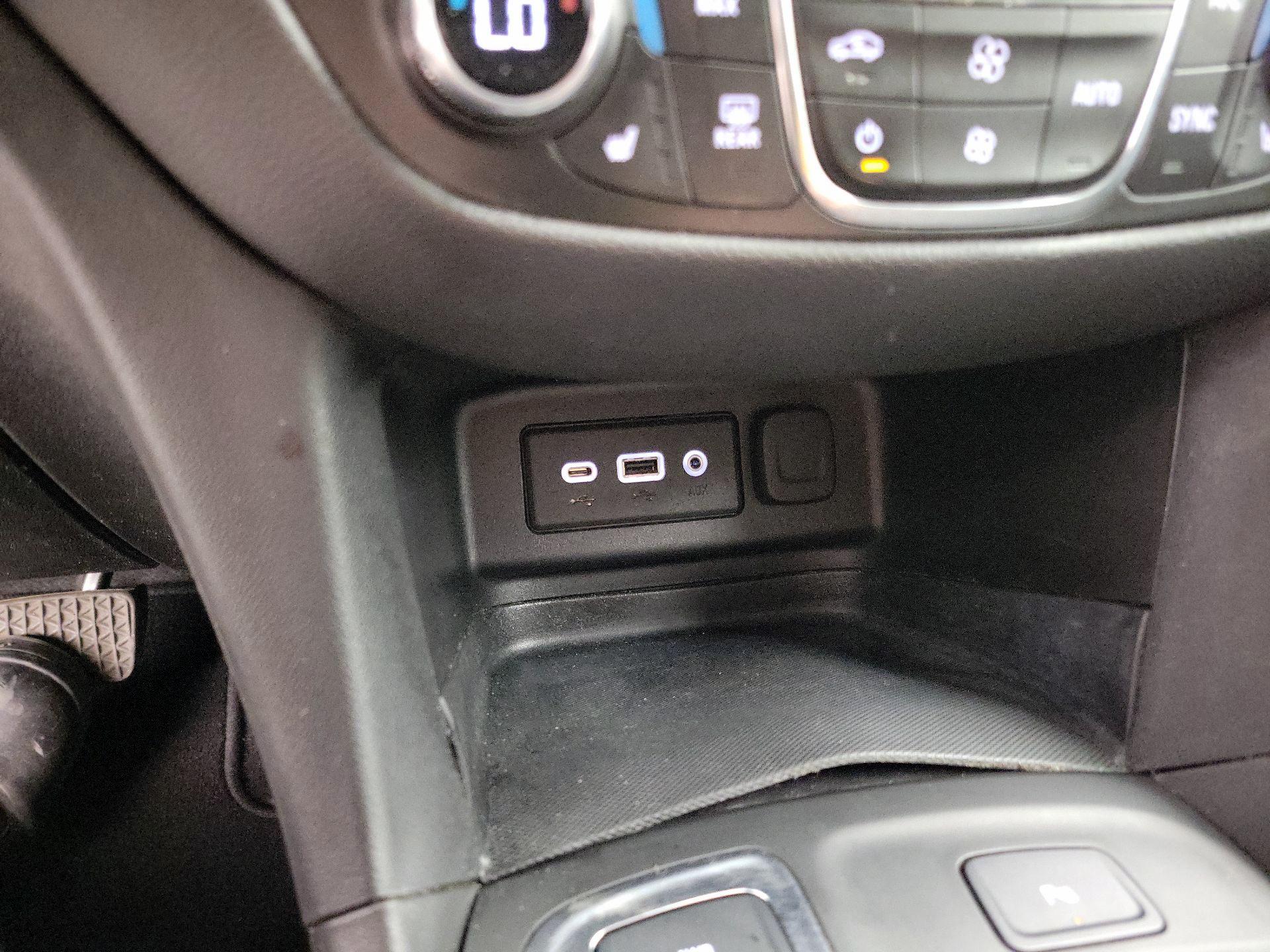 Thumbnail: 2022 Chevrolet Equinox - 18