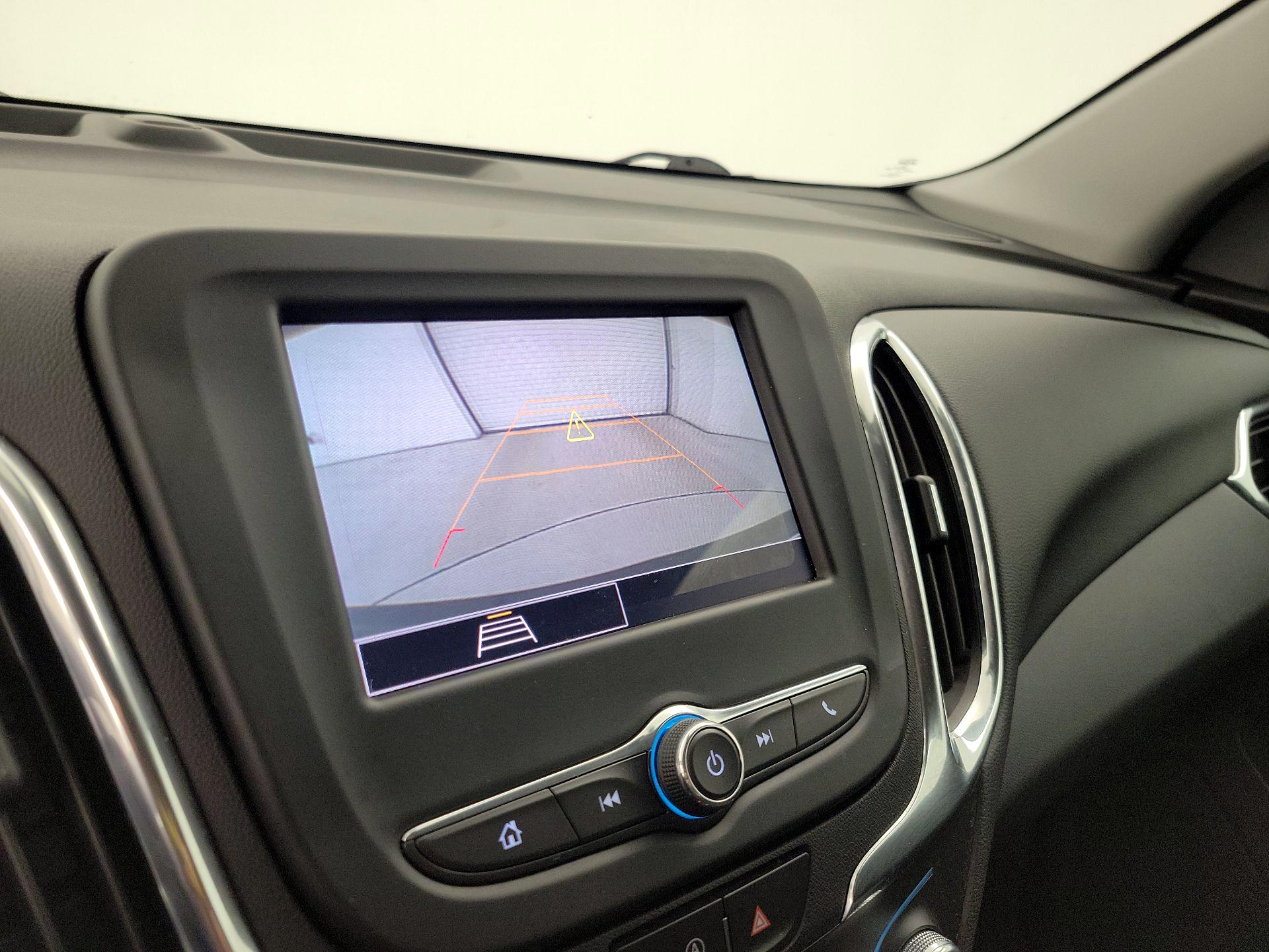 Thumbnail: 2022 Chevrolet Equinox - 14