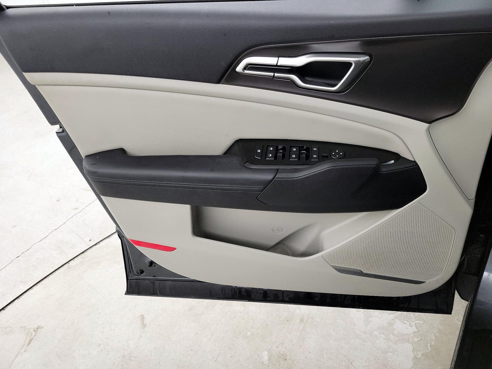 Thumbnail: 2023 Kia Sportage - 12