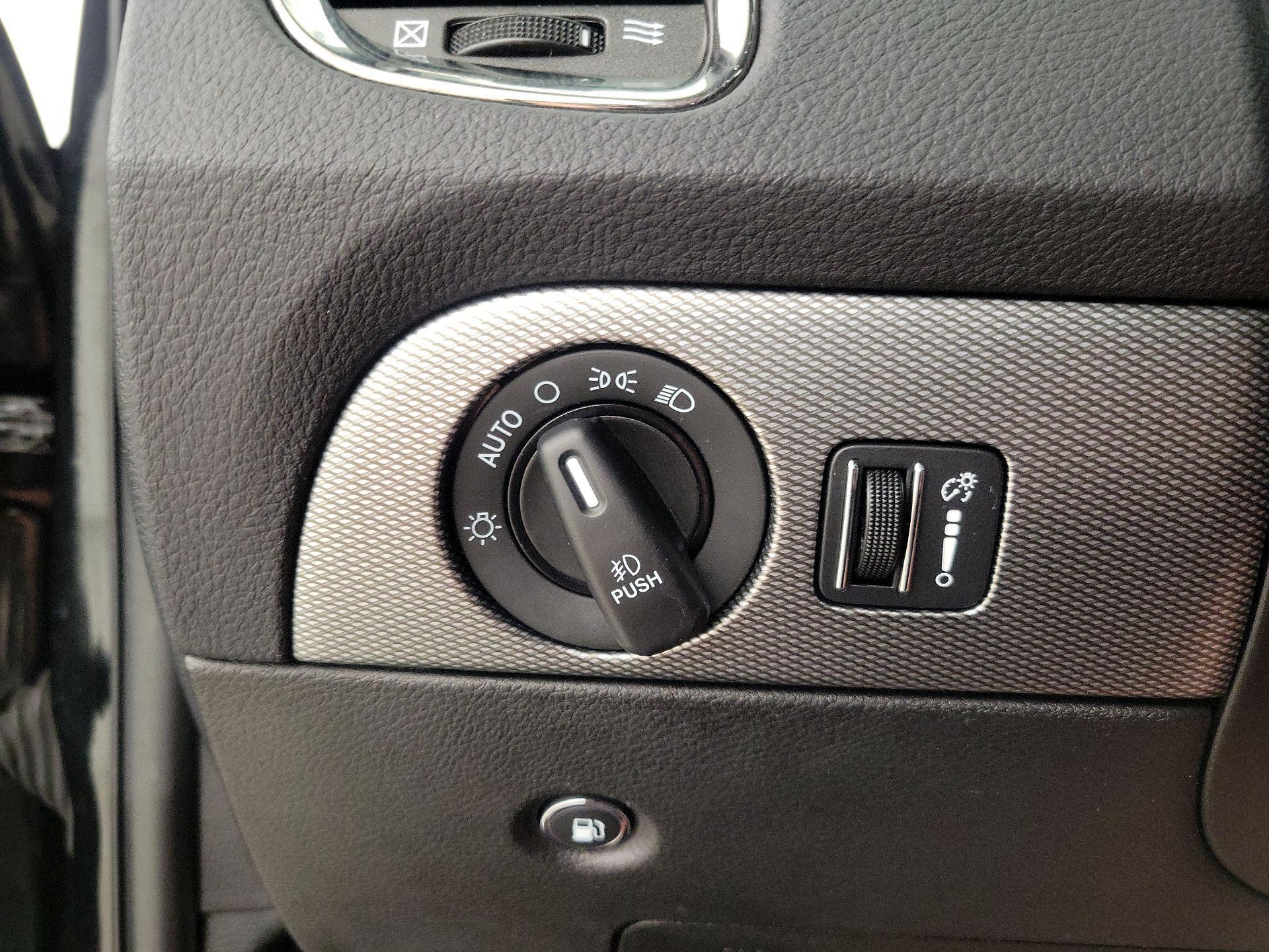 Thumbnail: 2020 Dodge Durango - 13