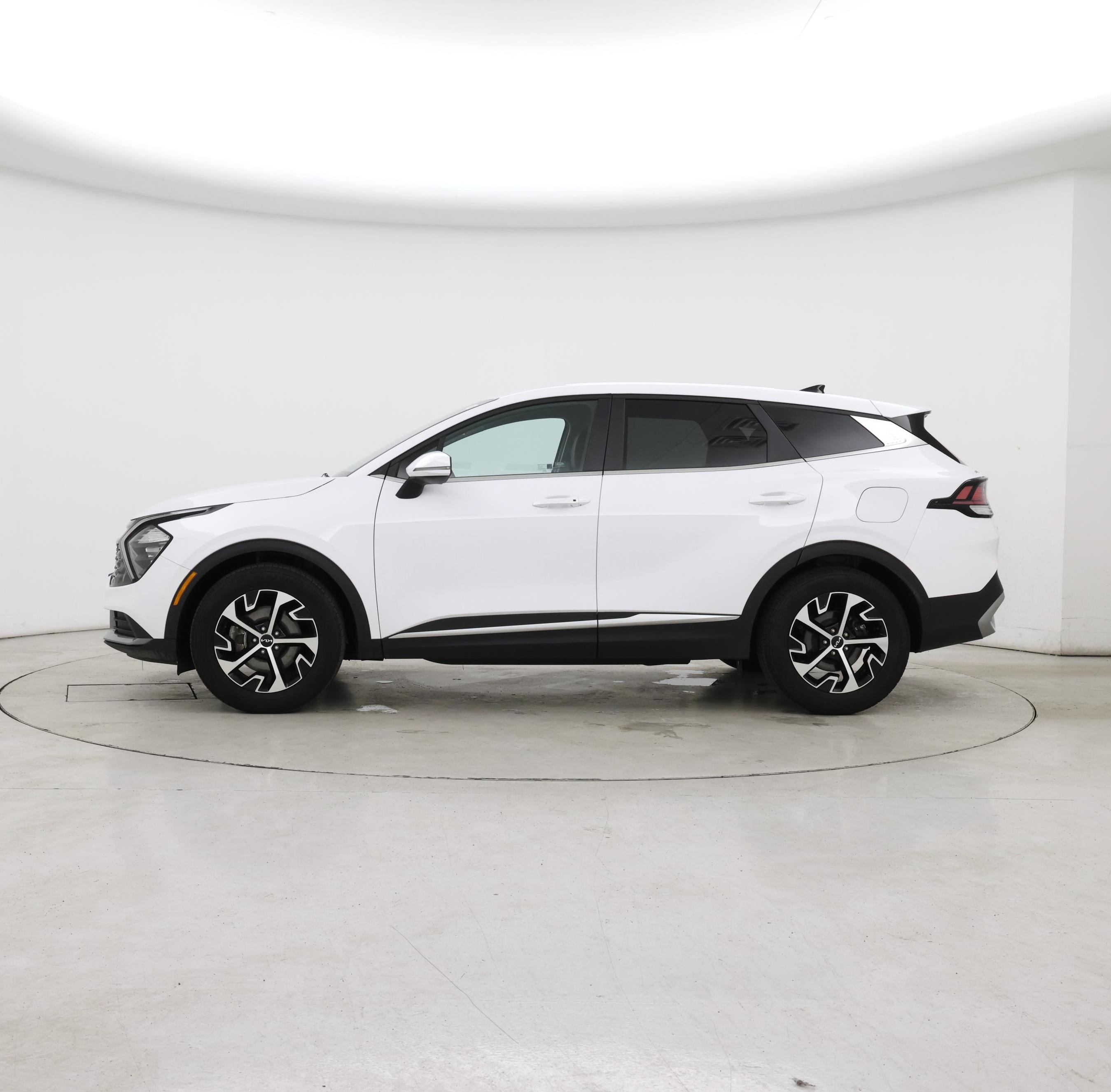 Thumbnail: 2023 Kia Sportage - 3