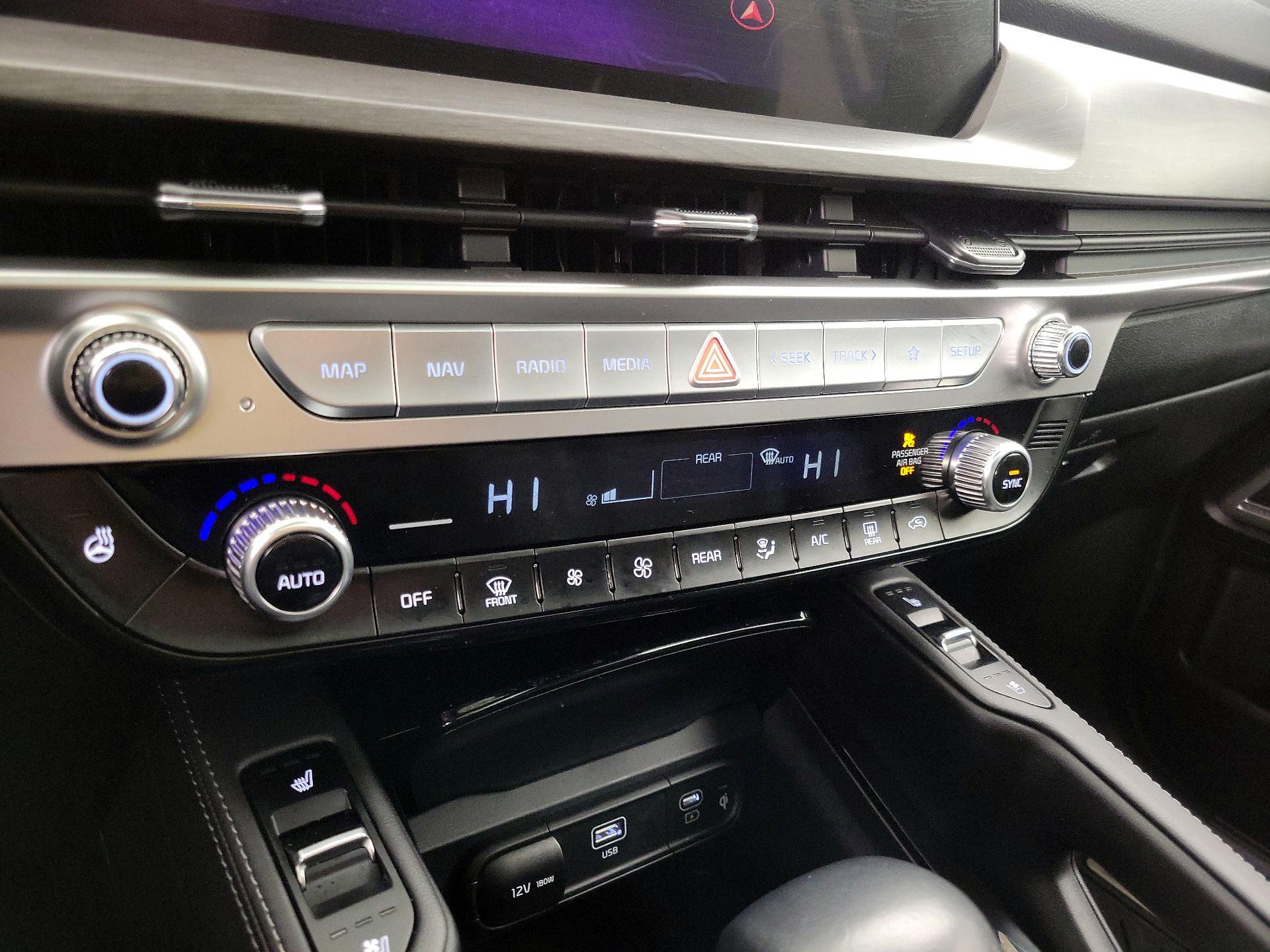 Thumbnail: 2023 Kia Telluride - 17