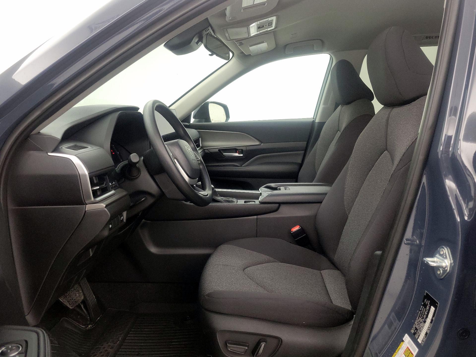 Thumbnail: 2025 Toyota Grand Highlander - 11