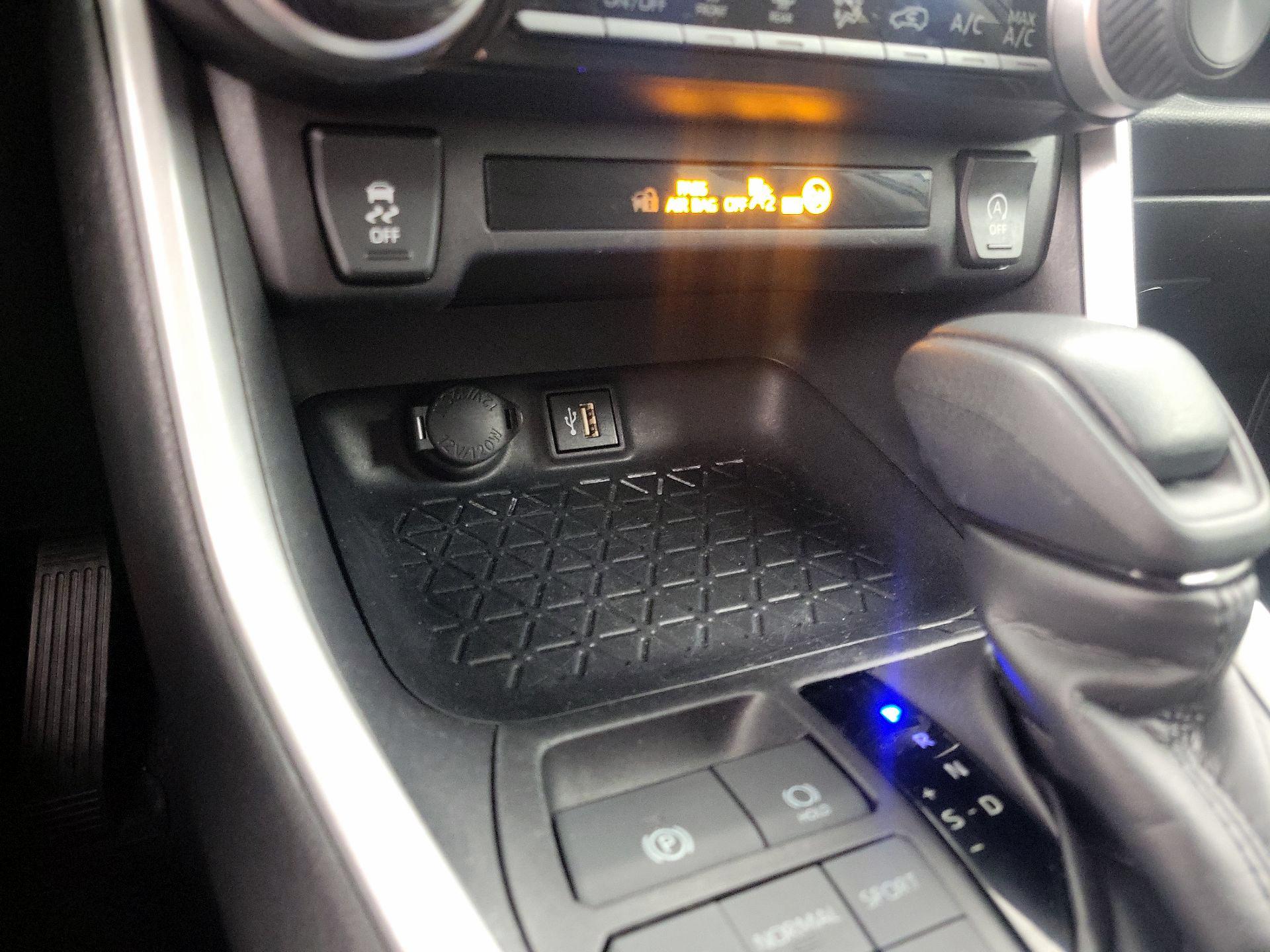 Thumbnail: 2024 Toyota RAV4 - 18