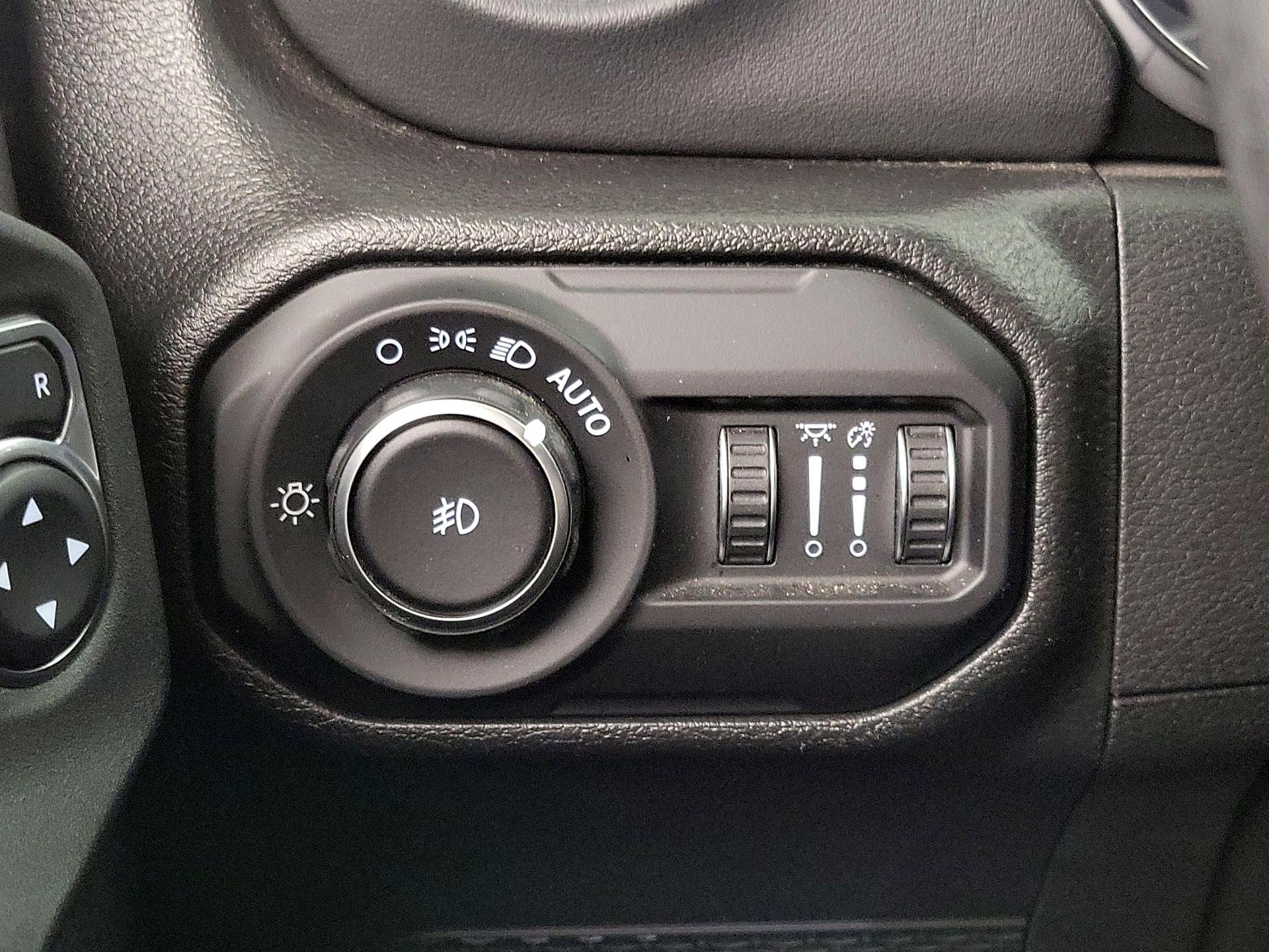 Thumbnail: 2022 Jeep Wrangler - 13