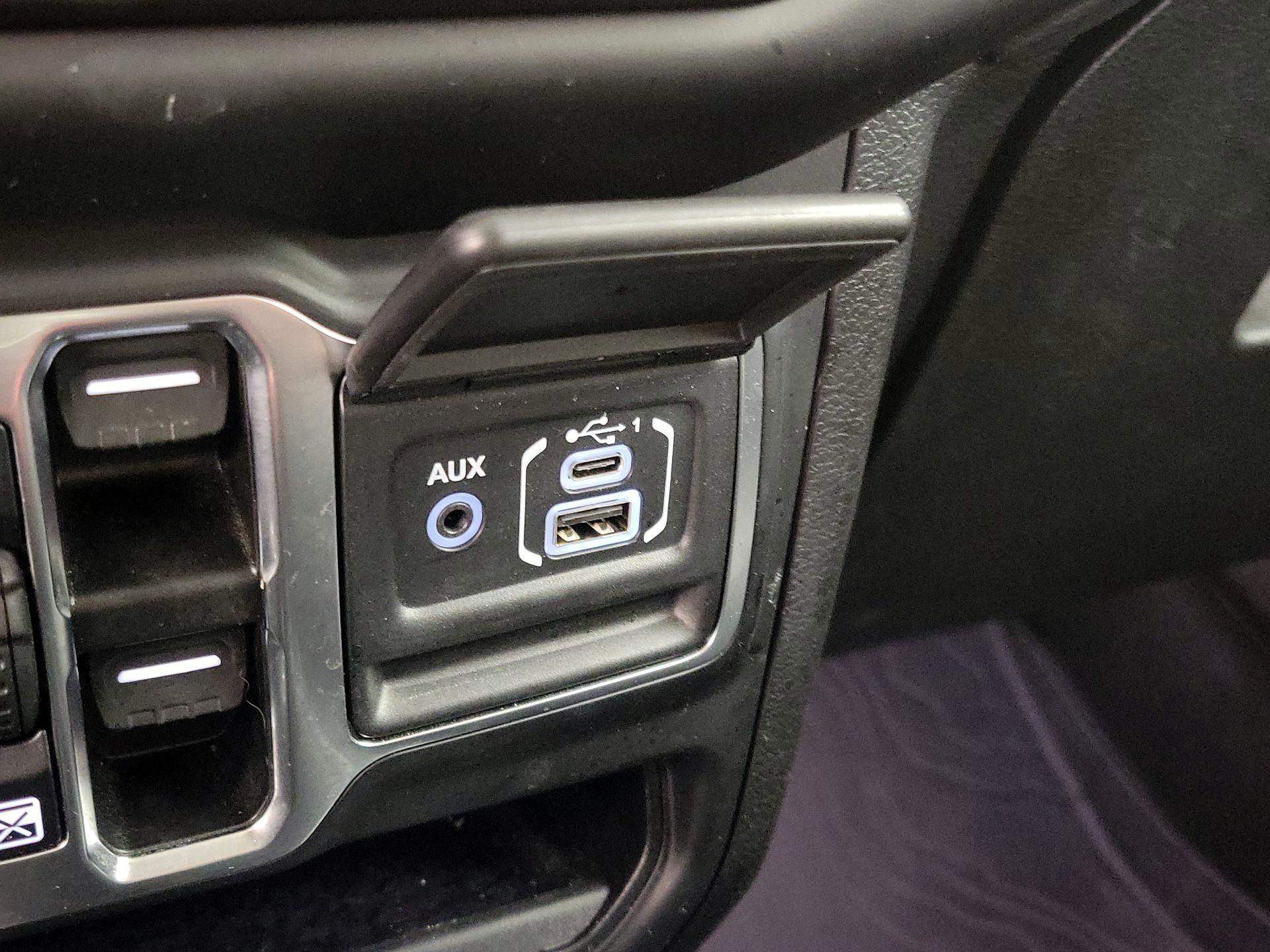 Thumbnail: 2022 Jeep Wrangler - 19