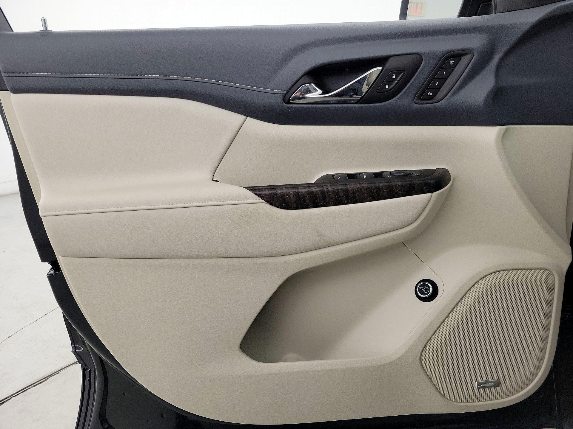 Thumbnail: 2023 GMC Acadia - 12