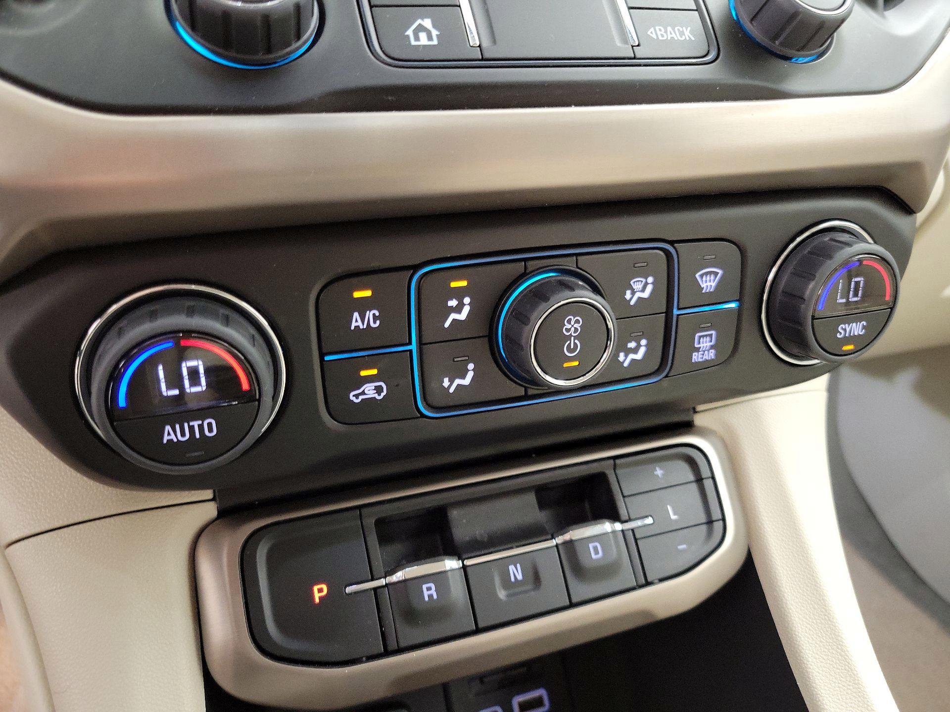 Thumbnail: 2023 GMC Acadia - 17