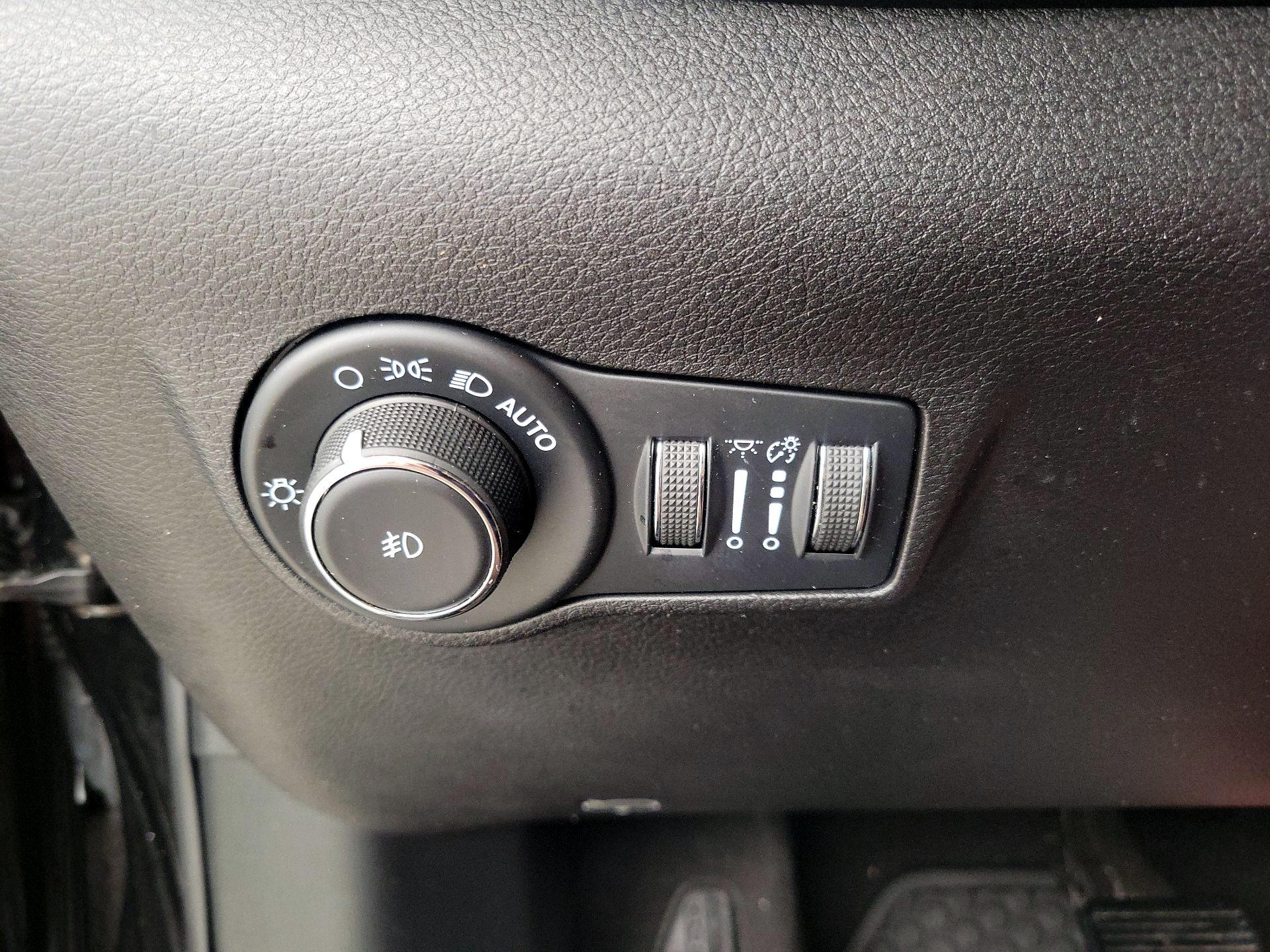 Thumbnail: 2022 Jeep Compass - 13