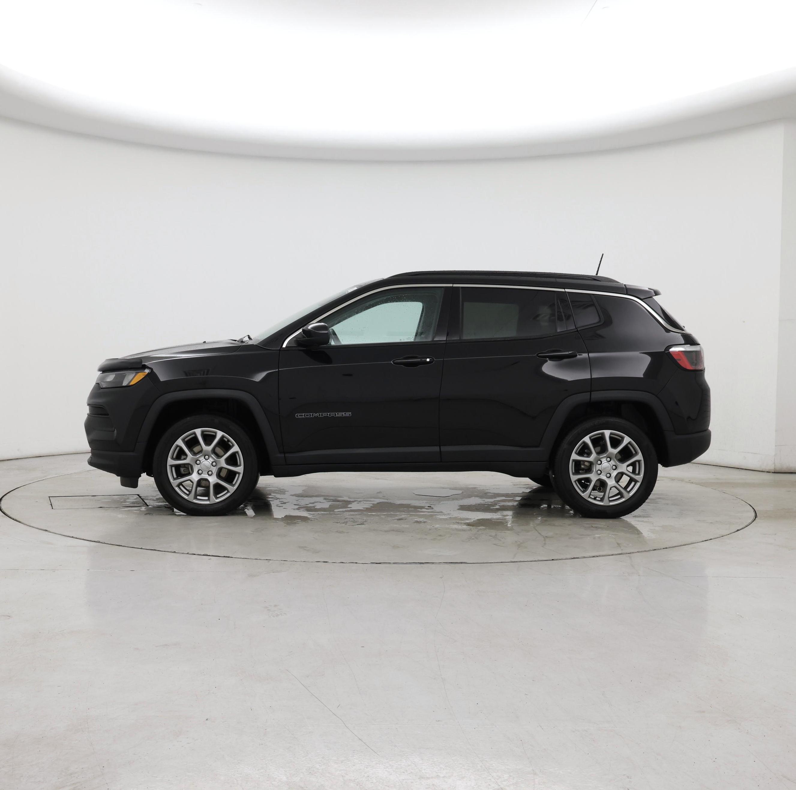 Thumbnail: 2022 Jeep Compass - 3