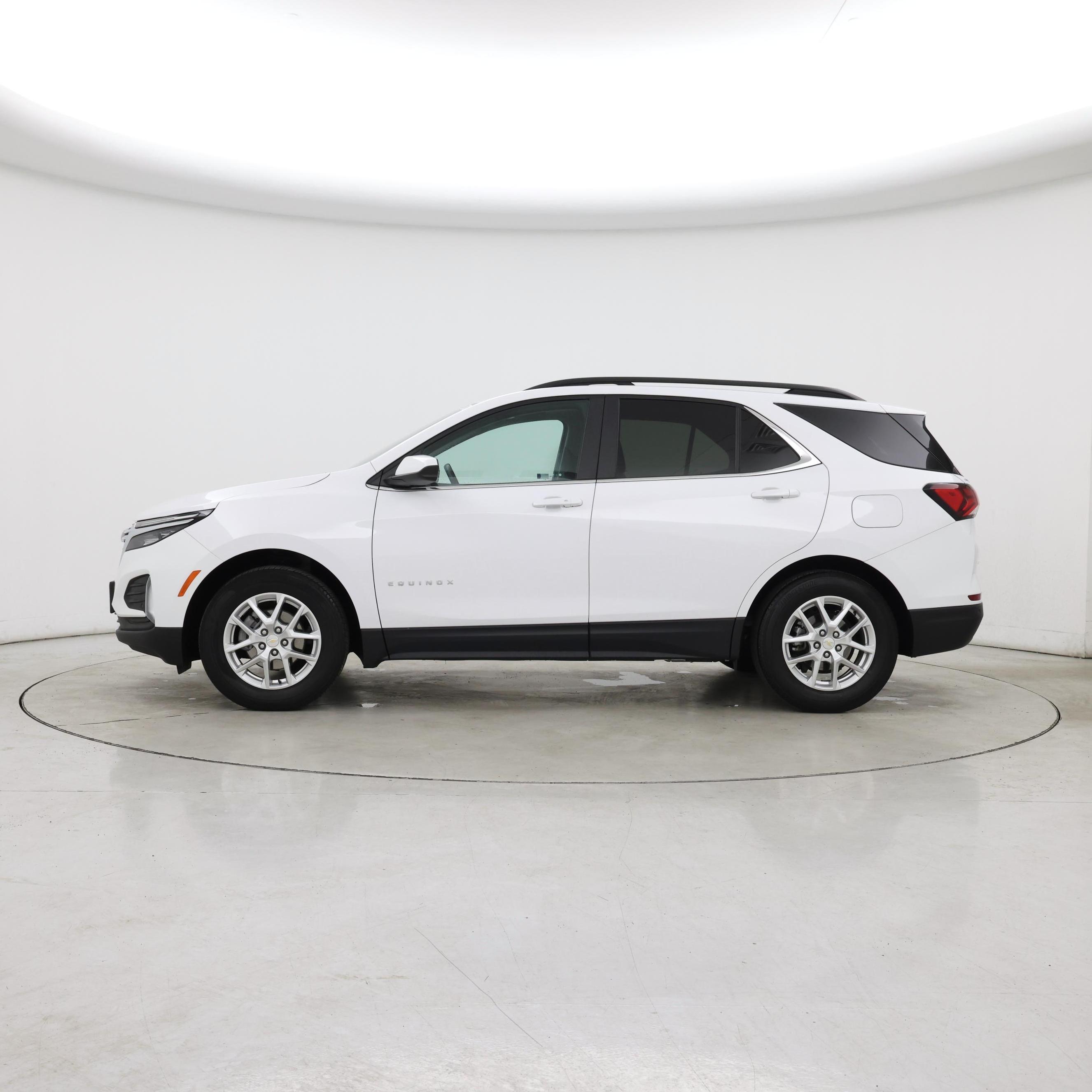 Thumbnail: 2022 Chevrolet Equinox - 3