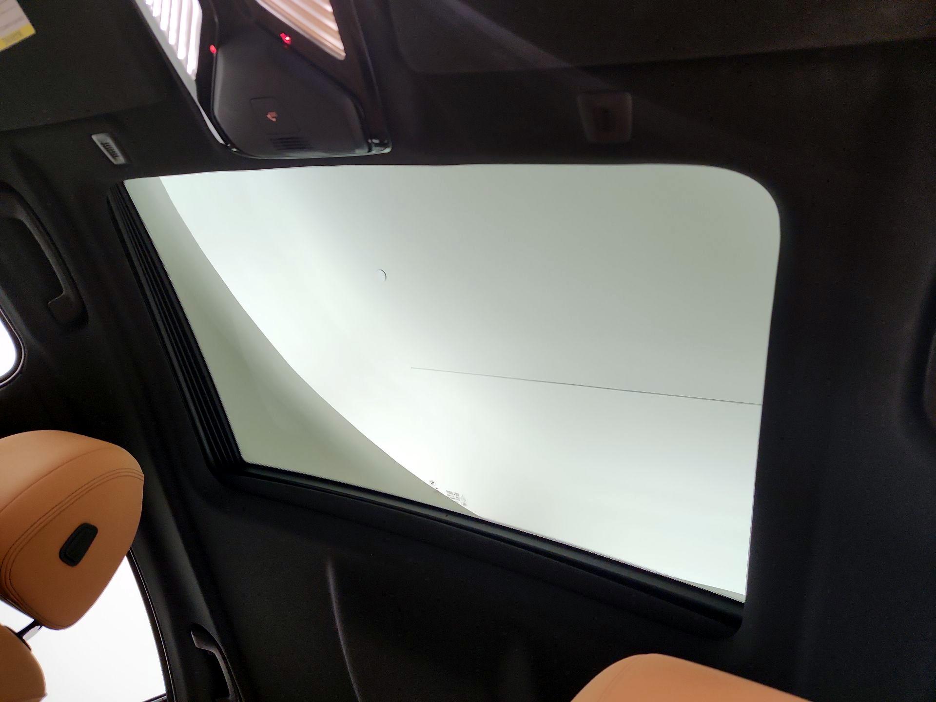 Thumbnail: 2023 BMW 5 Series - 18