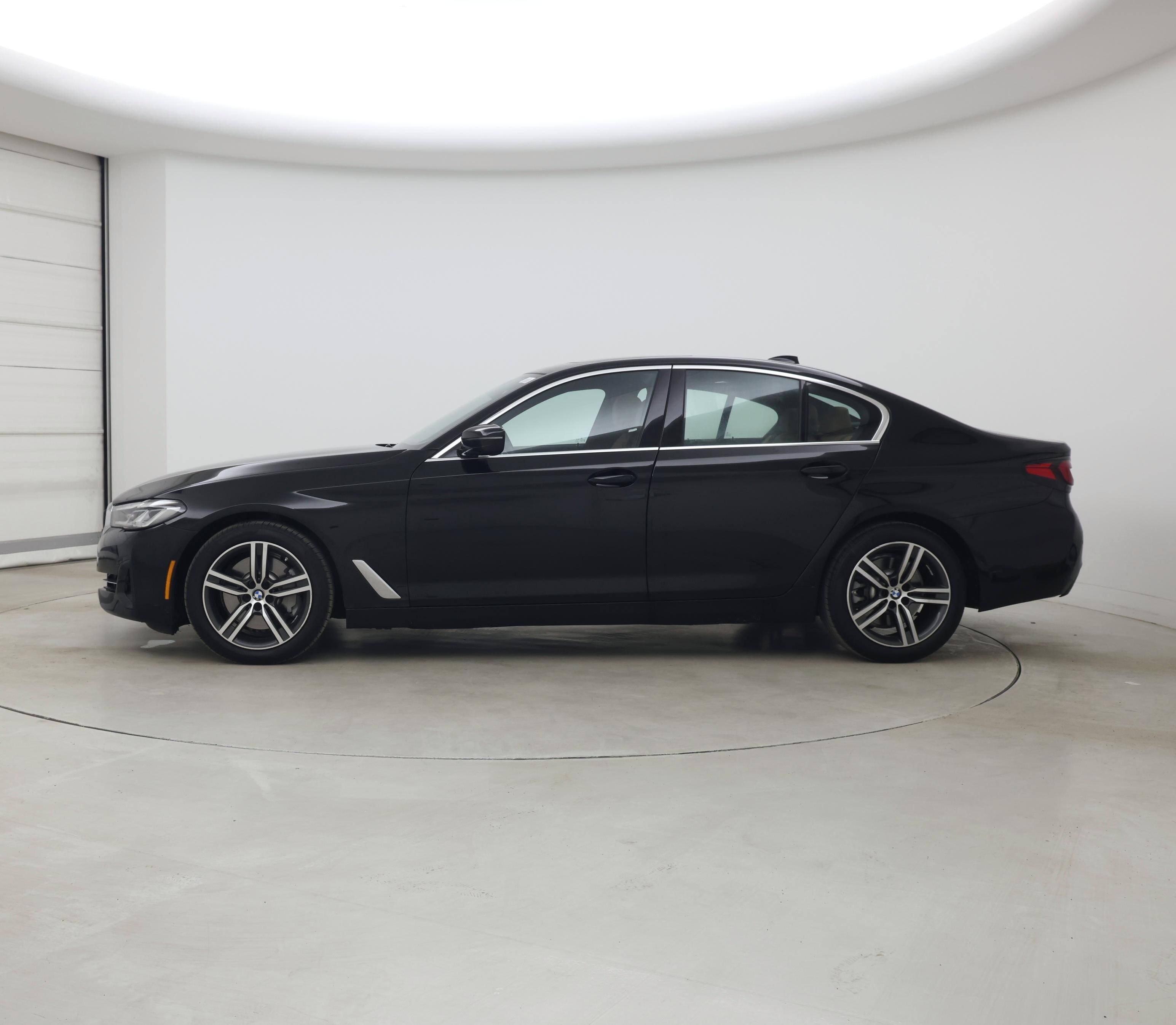 Thumbnail: 2023 BMW 5 Series - 3