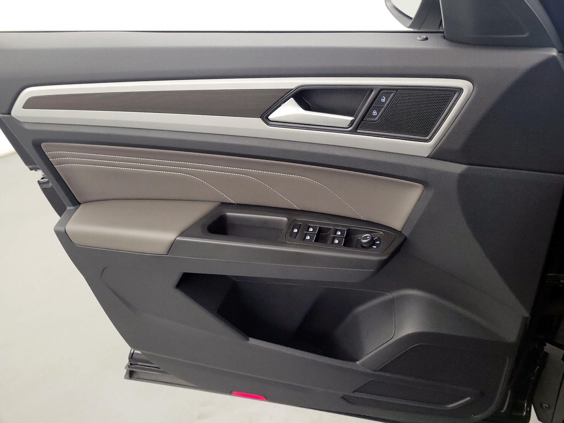 Thumbnail: 2022 Volkswagen Atlas - 10