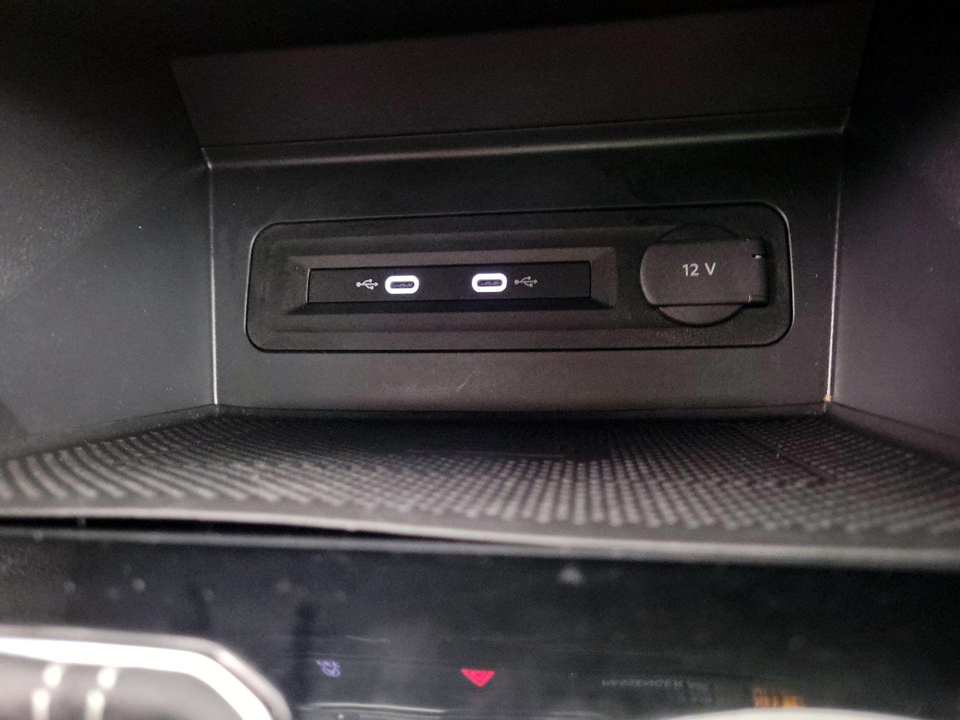 Thumbnail: 2022 Volkswagen Atlas - 16