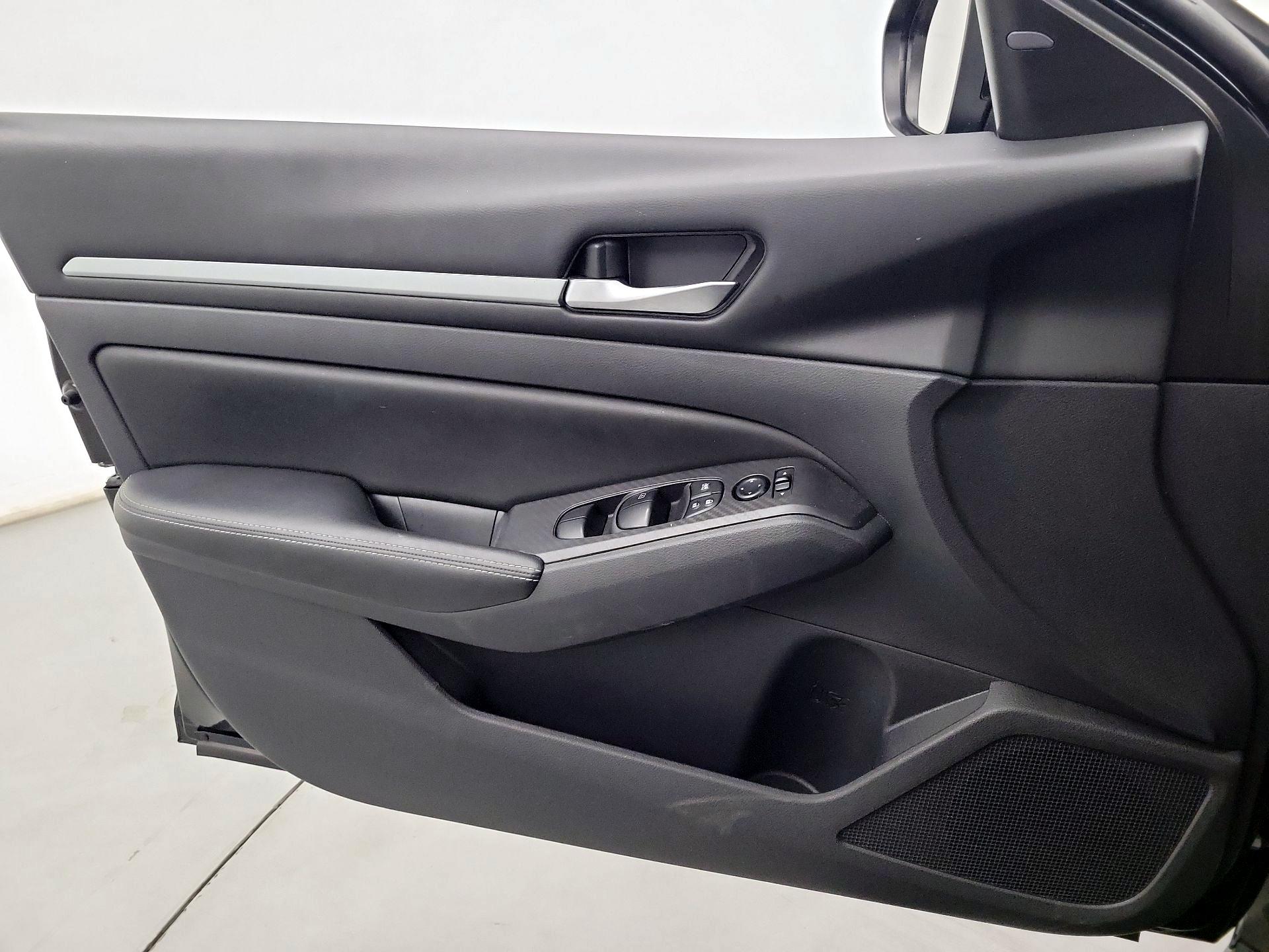 Thumbnail: 2022 Nissan Altima - 10