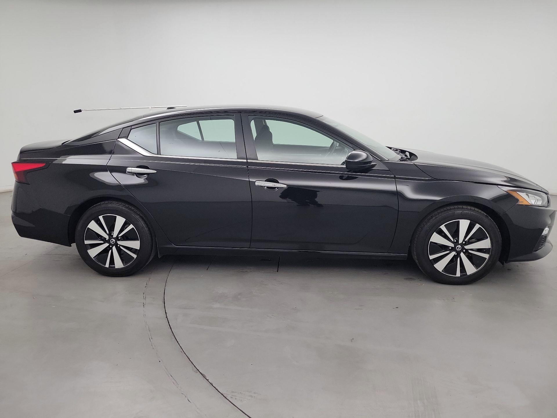 Thumbnail: 2022 Nissan Altima - 4