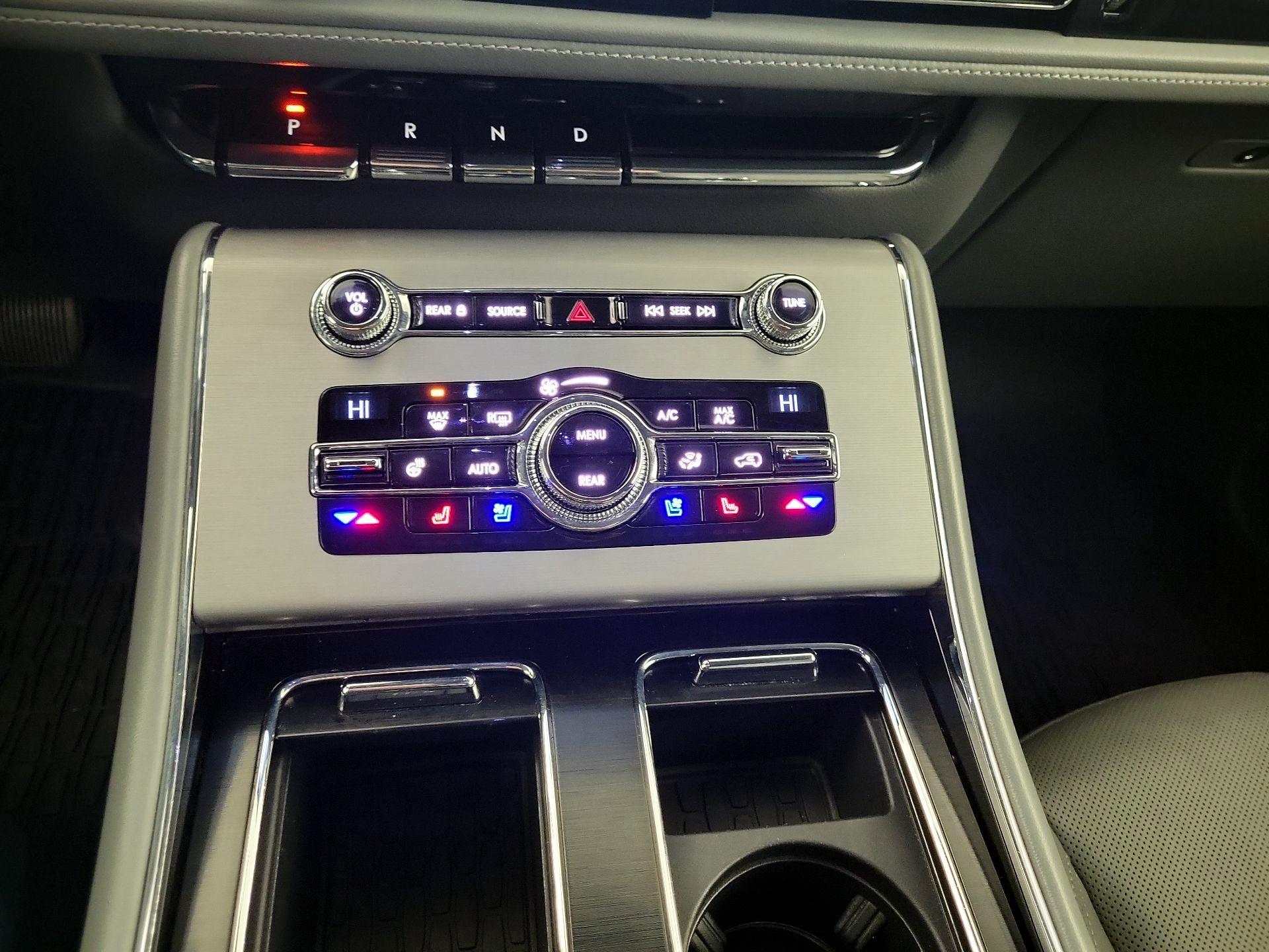 Thumbnail: 2020 Lincoln Aviator - 15