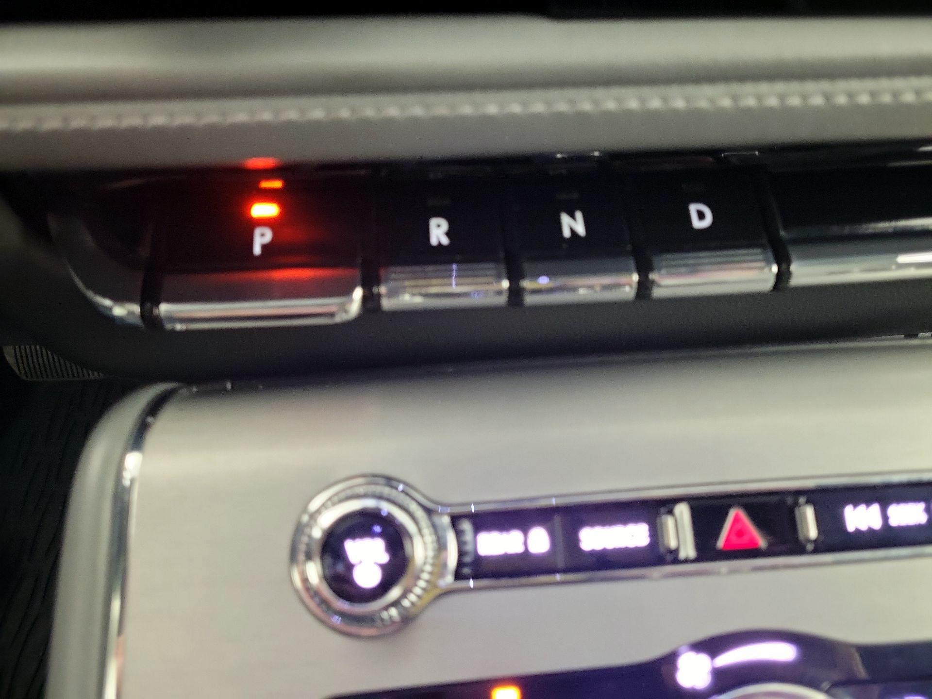 Thumbnail: 2020 Lincoln Aviator - 16