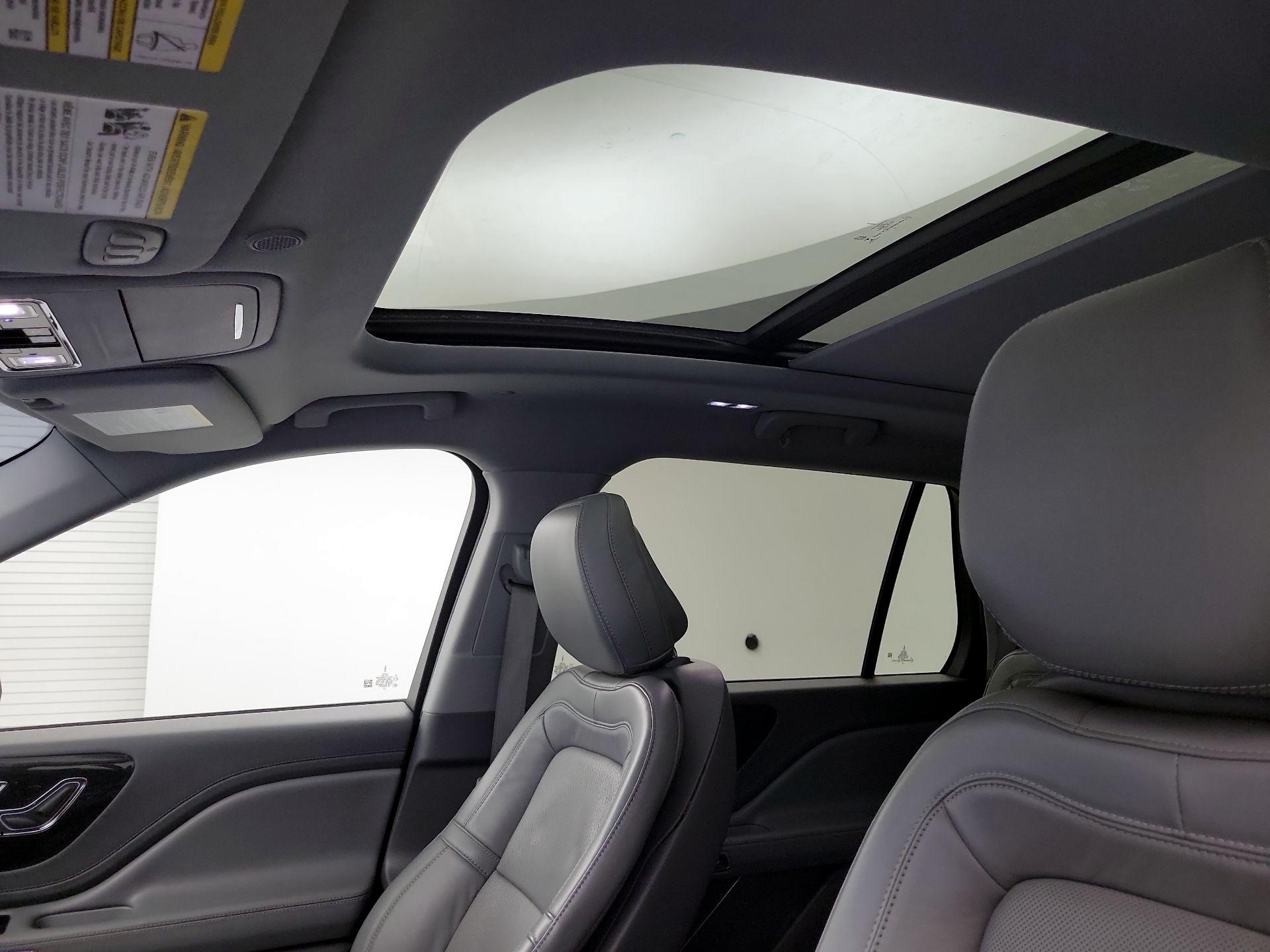 Thumbnail: 2020 Lincoln Aviator - 18