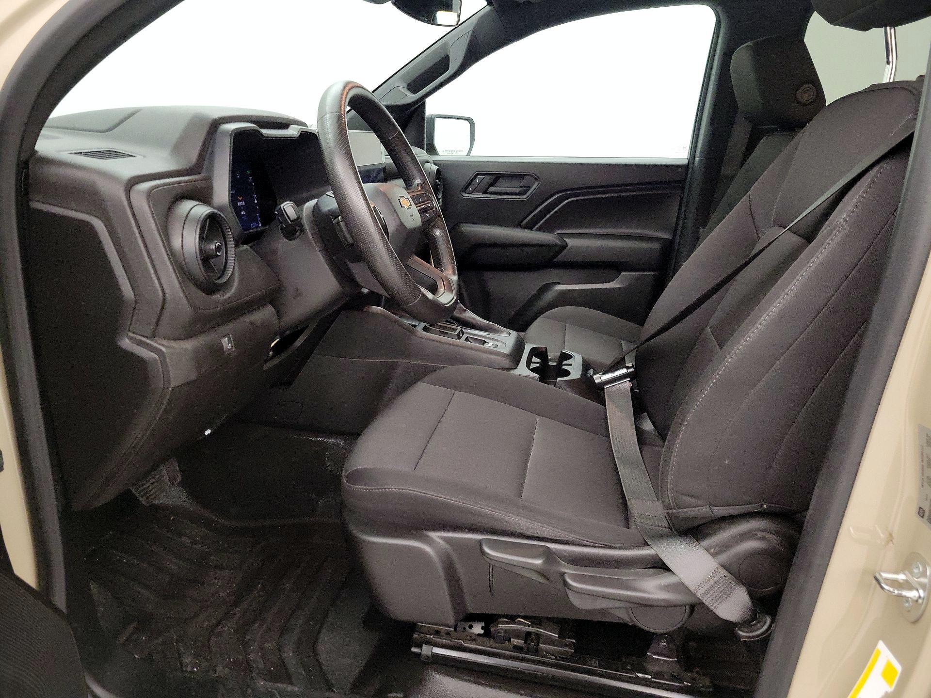 Thumbnail: 2023 Chevrolet Colorado - 11