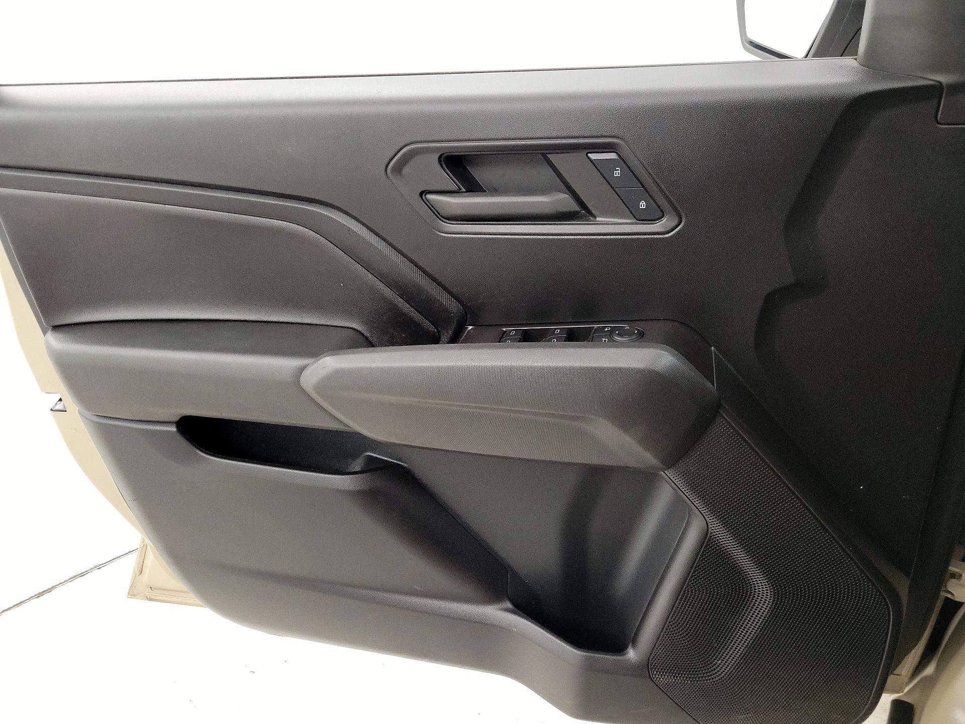 Thumbnail: 2023 Chevrolet Colorado - 12