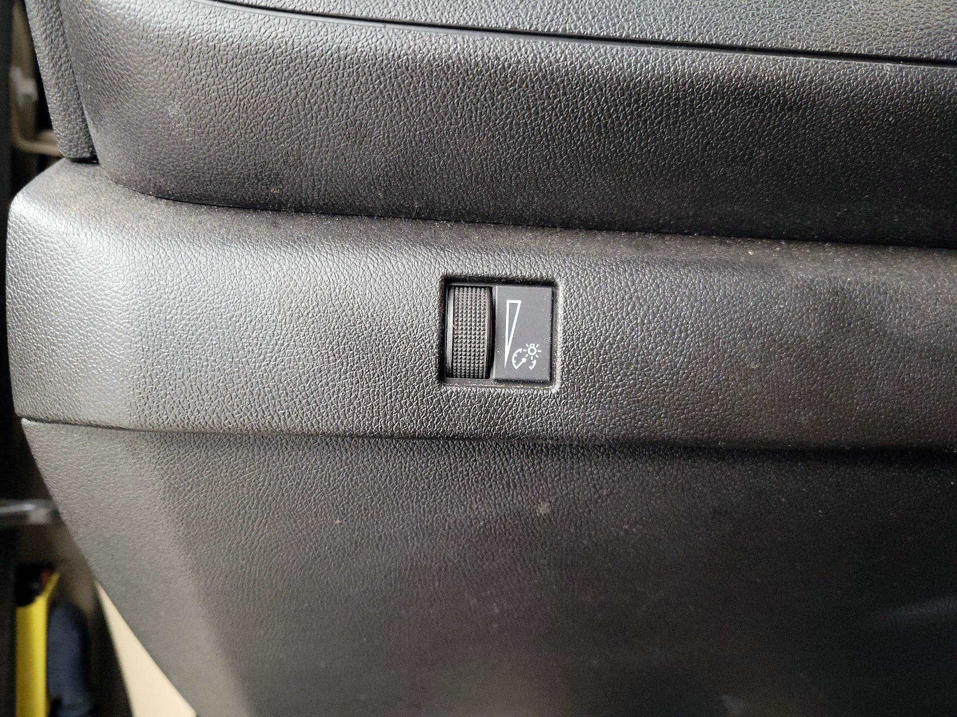 Thumbnail: 2023 Chevrolet Colorado - 13