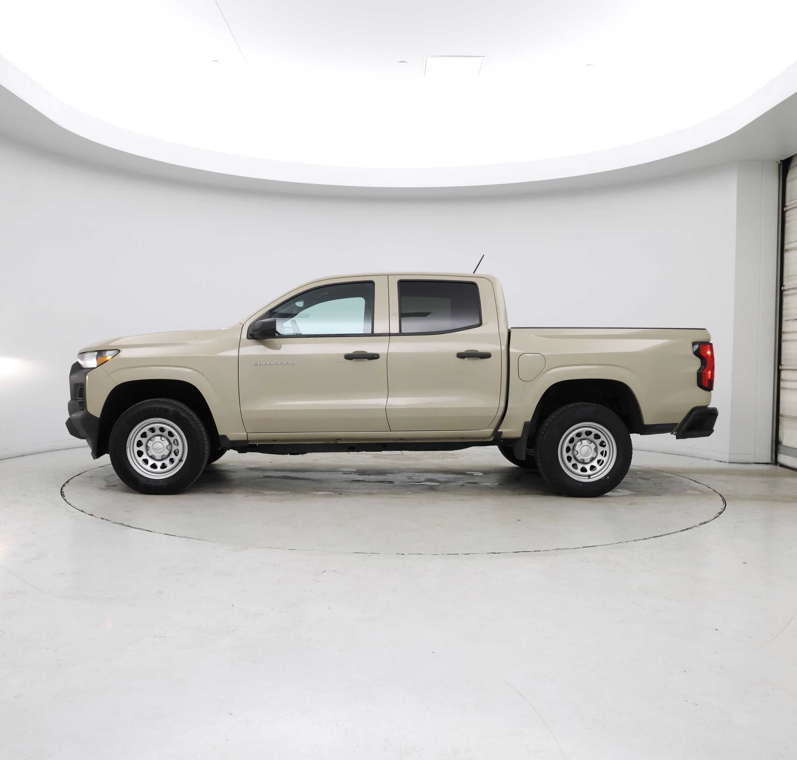 Thumbnail: 2023 Chevrolet Colorado - 3